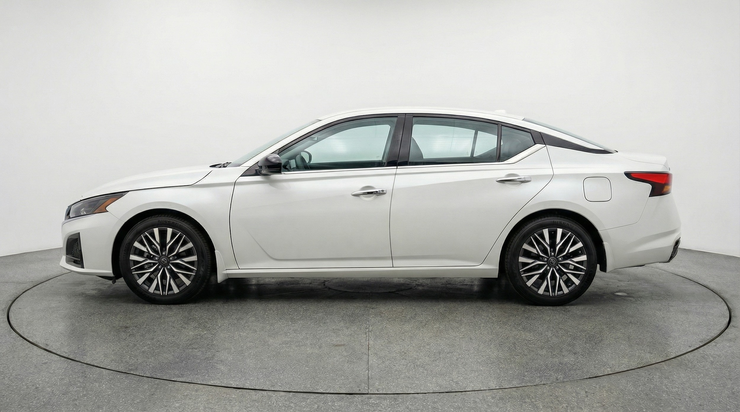 Thumbnail: 2025 Nissan Altima - 4