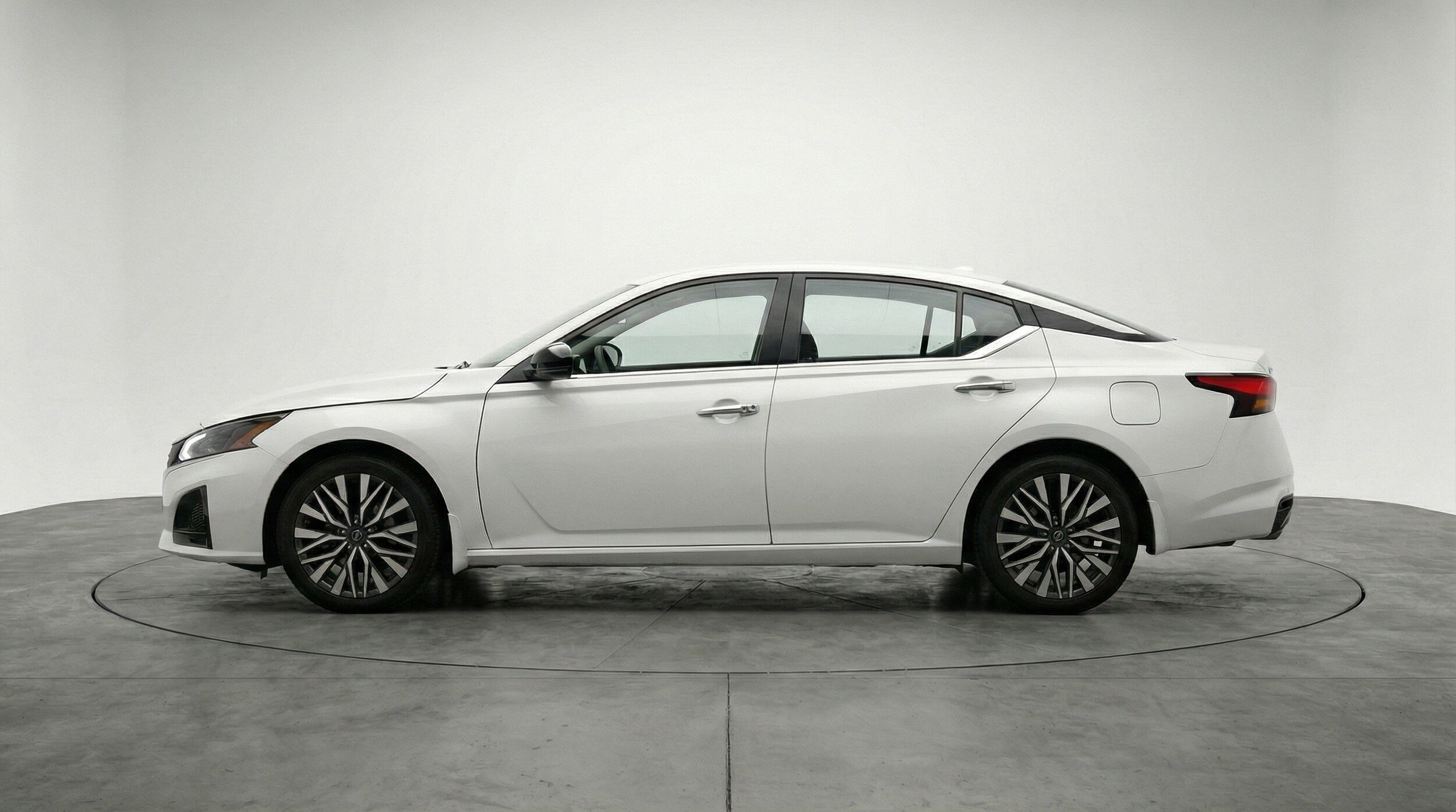 Thumbnail: 2025 Nissan Altima - 5
