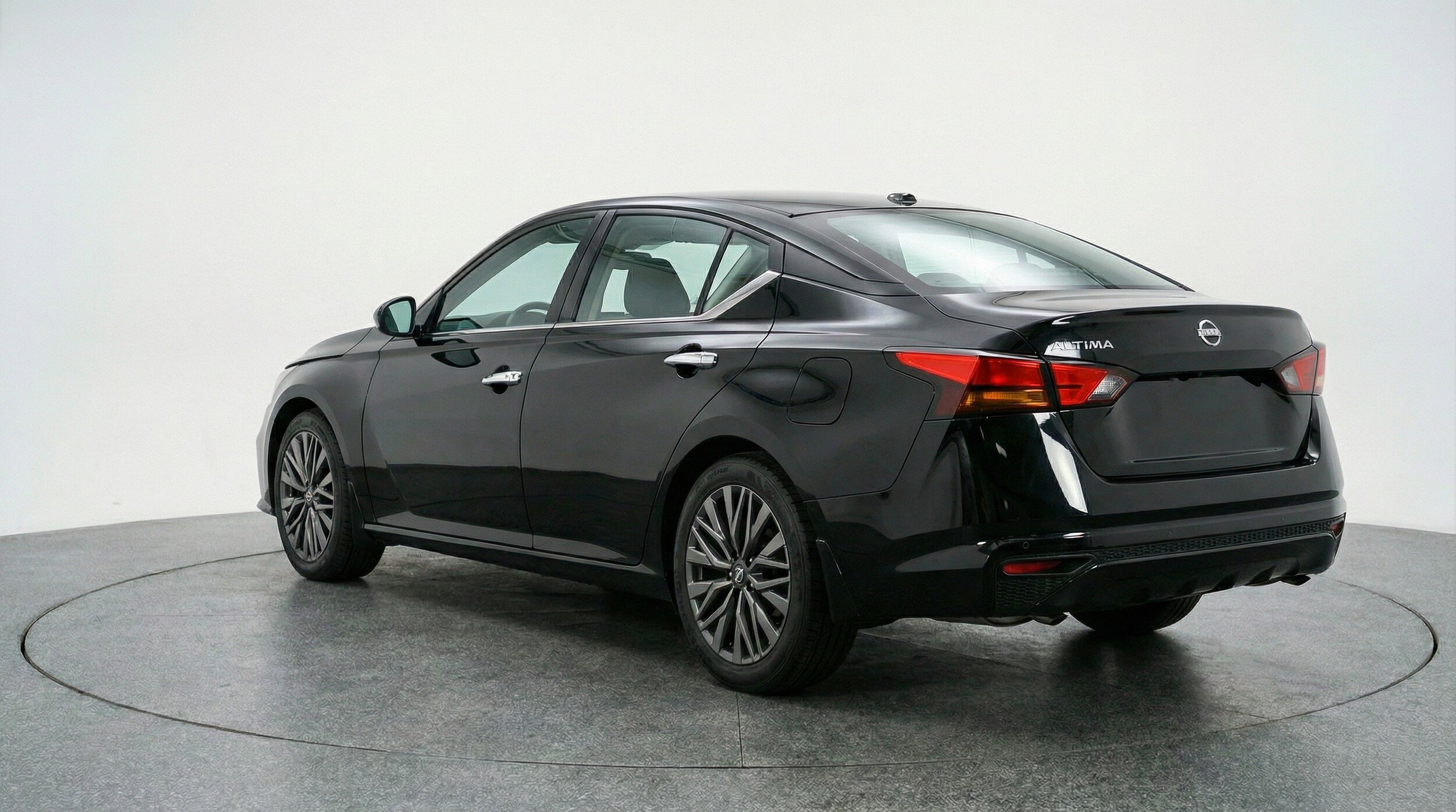 Thumbnail: 2025 Nissan Altima - 6