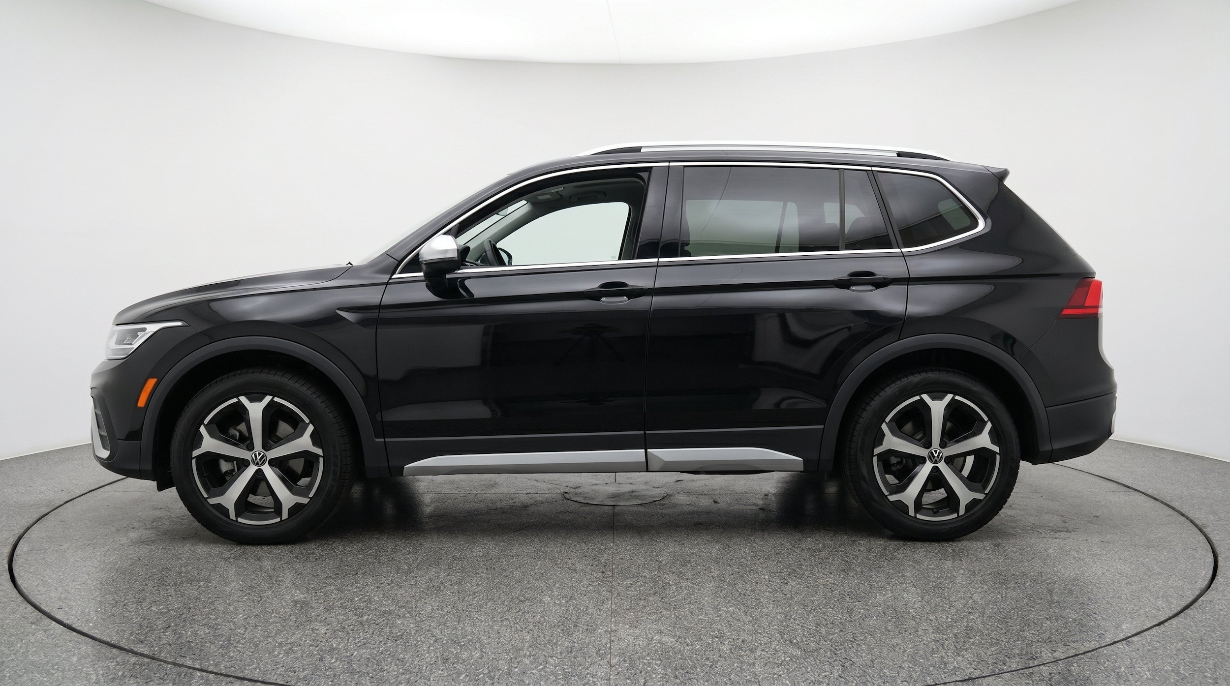 Thumbnail: 2026 Volkswagen Tiguan - 5