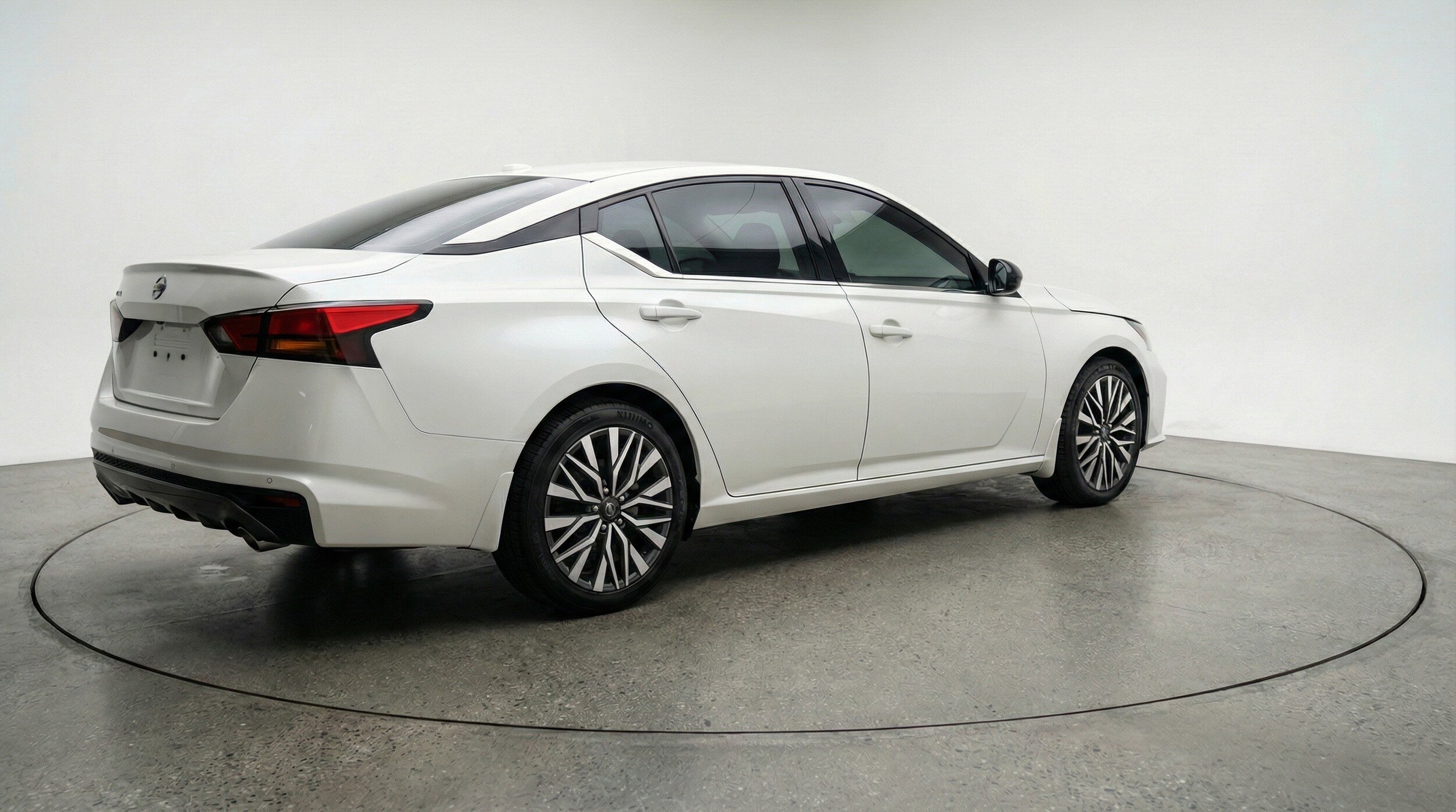 Thumbnail: 2025 Nissan Altima - 9