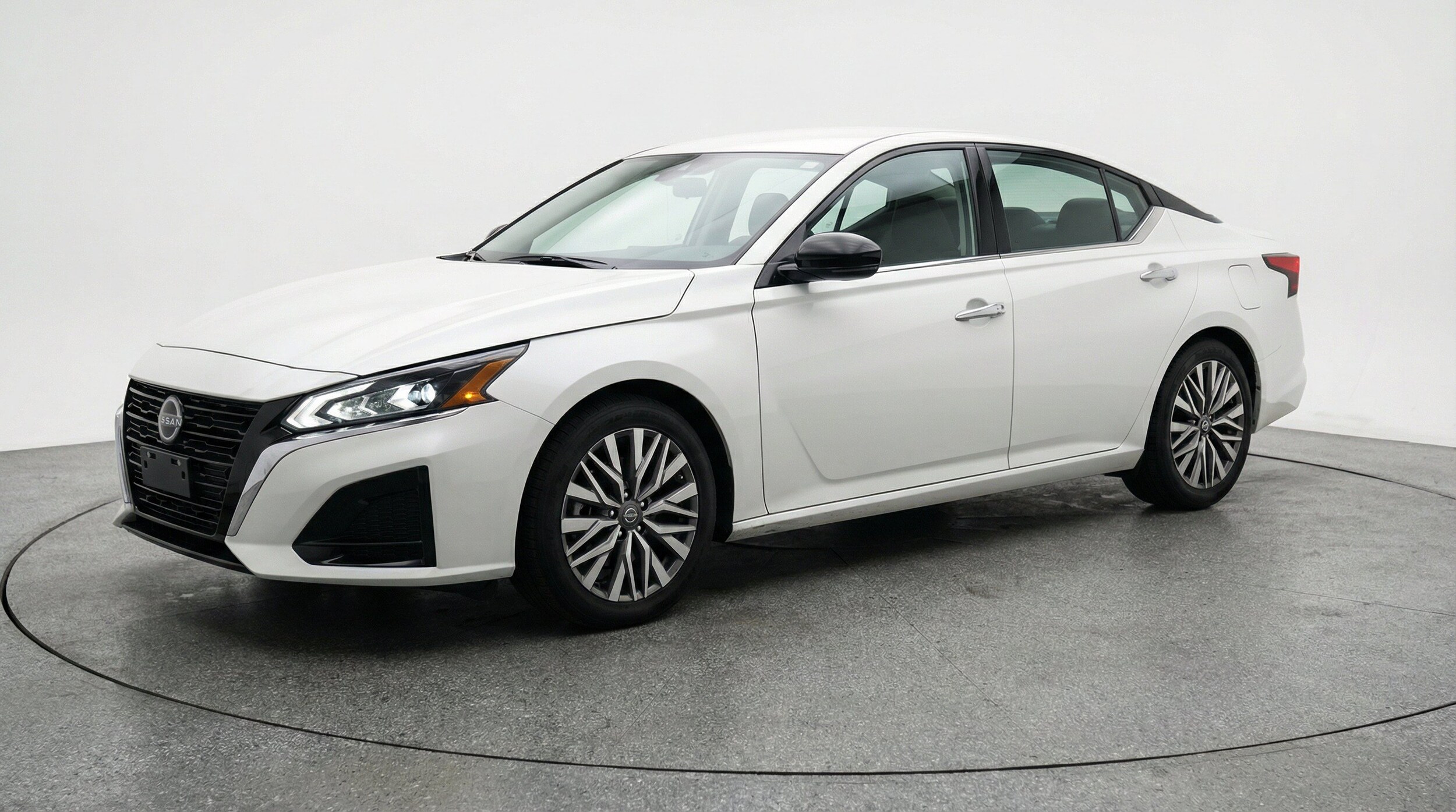 Thumbnail: 2025 Nissan Altima - 3