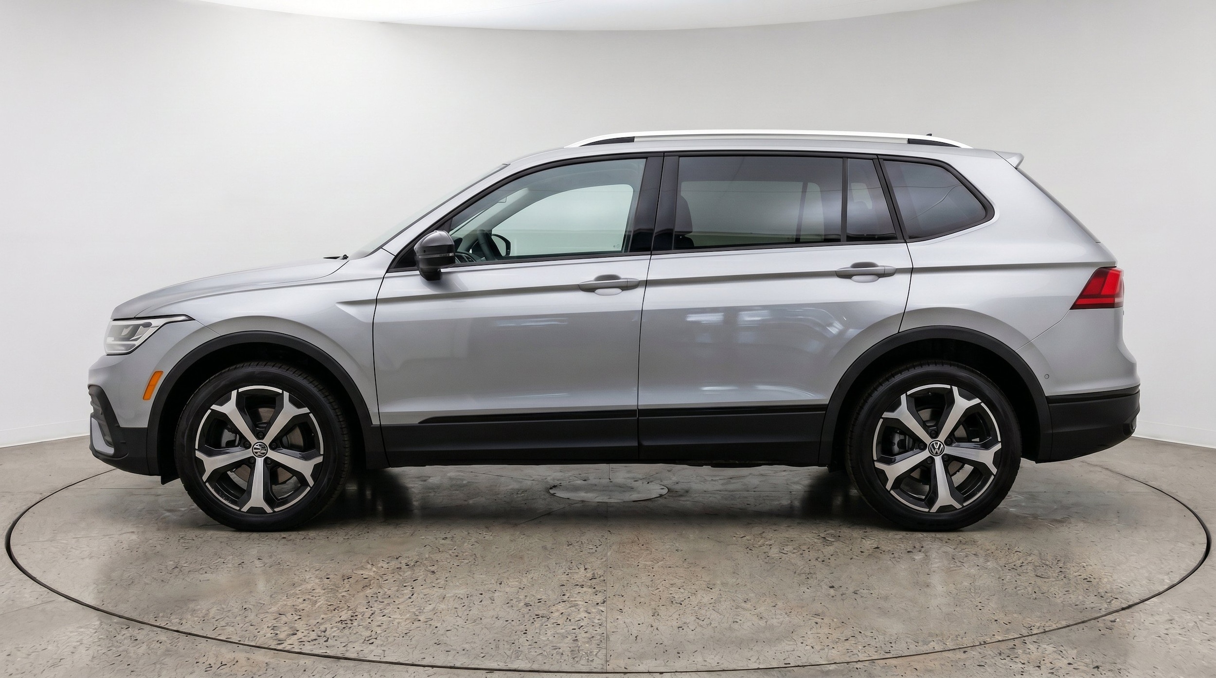 Thumbnail: 2026 Volkswagen Tiguan - 5