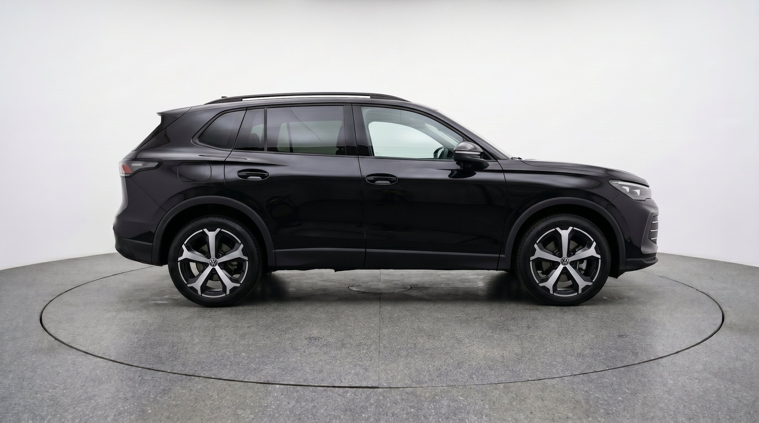Thumbnail: 2026 Volkswagen Tiguan - 10