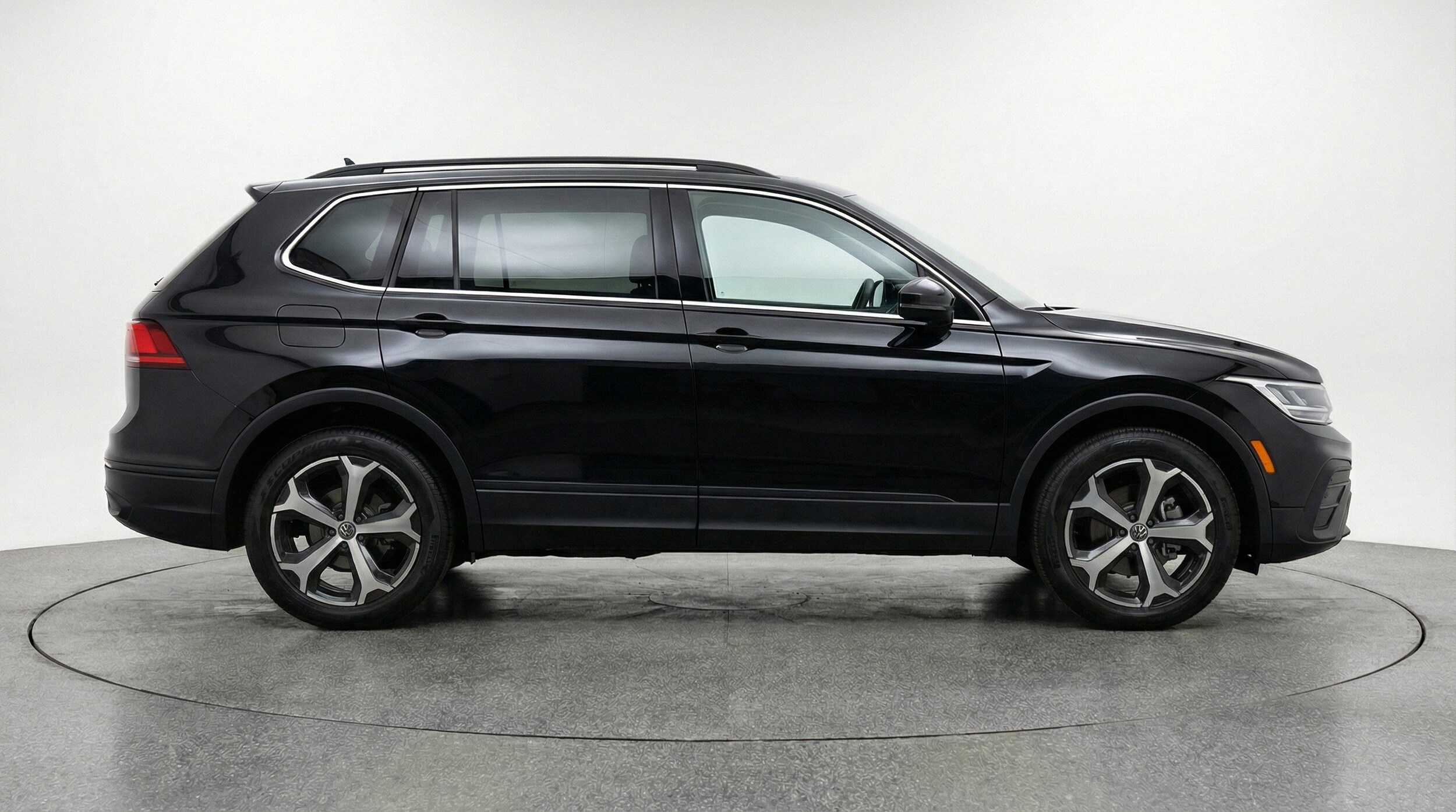Thumbnail: 2026 Volkswagen Tiguan - 11