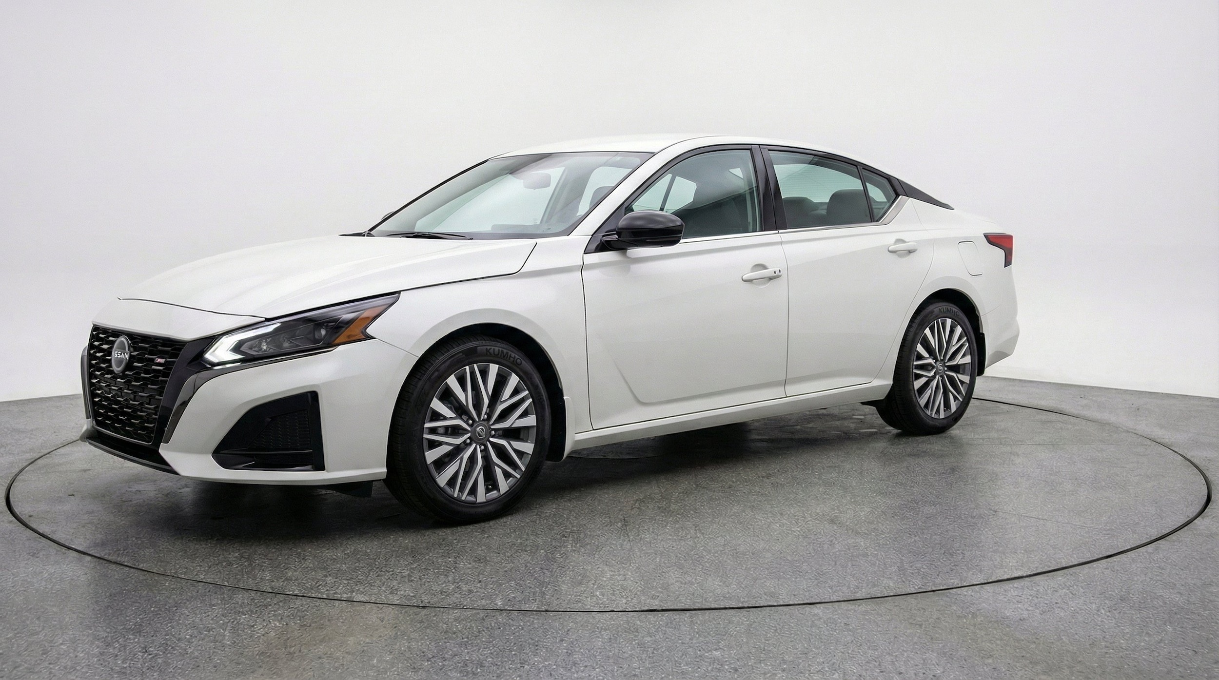 Thumbnail: 2025 Nissan Altima - 3
