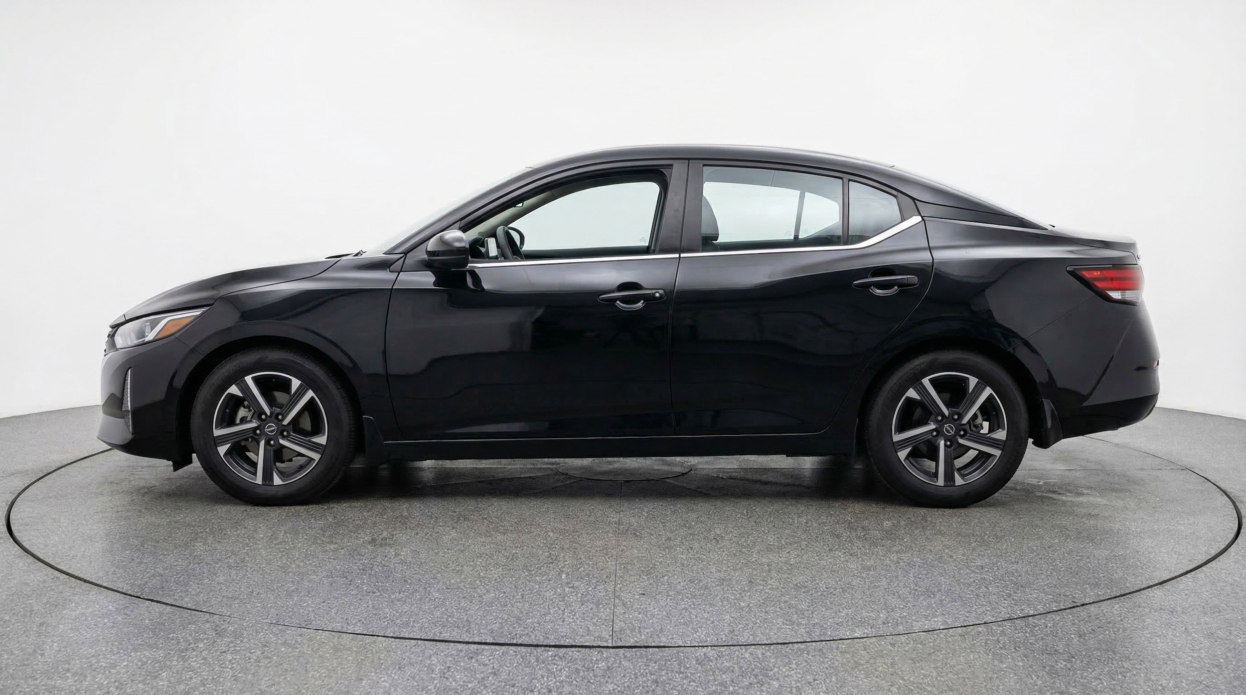 Thumbnail: 2025 Nissan Sentra - 5