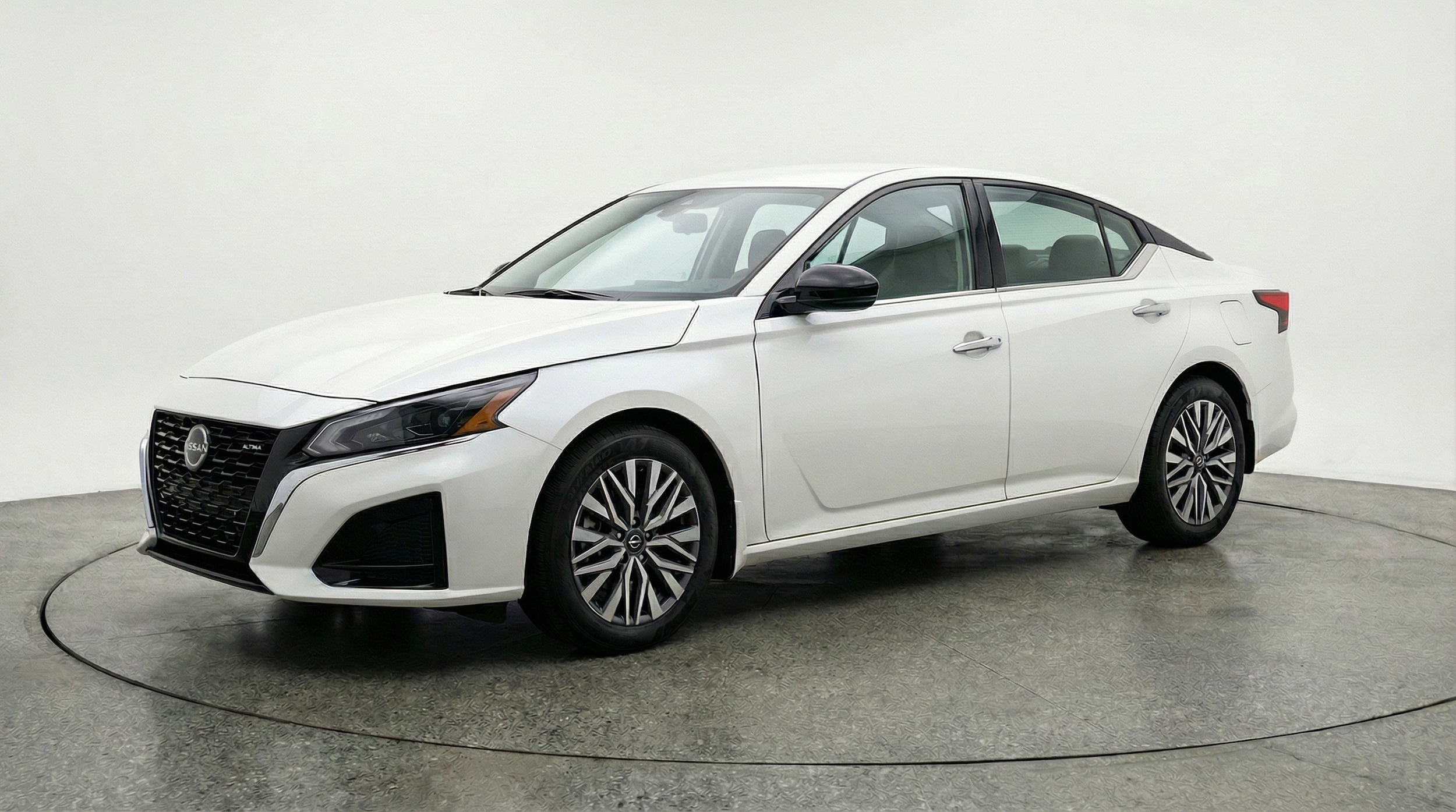 Thumbnail: 2025 Nissan Altima - 3