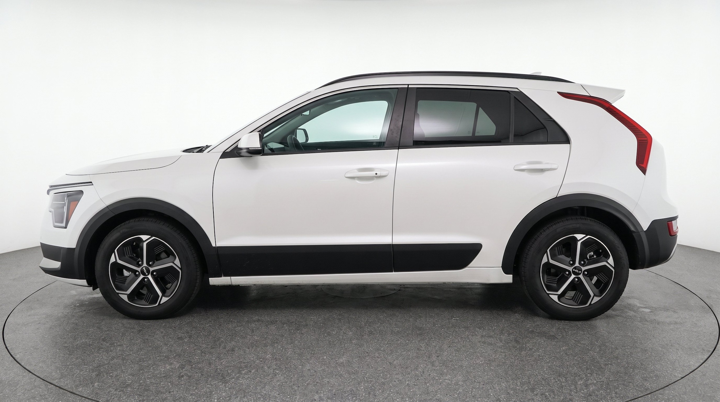 Thumbnail: 2026 Kia Niro - 5