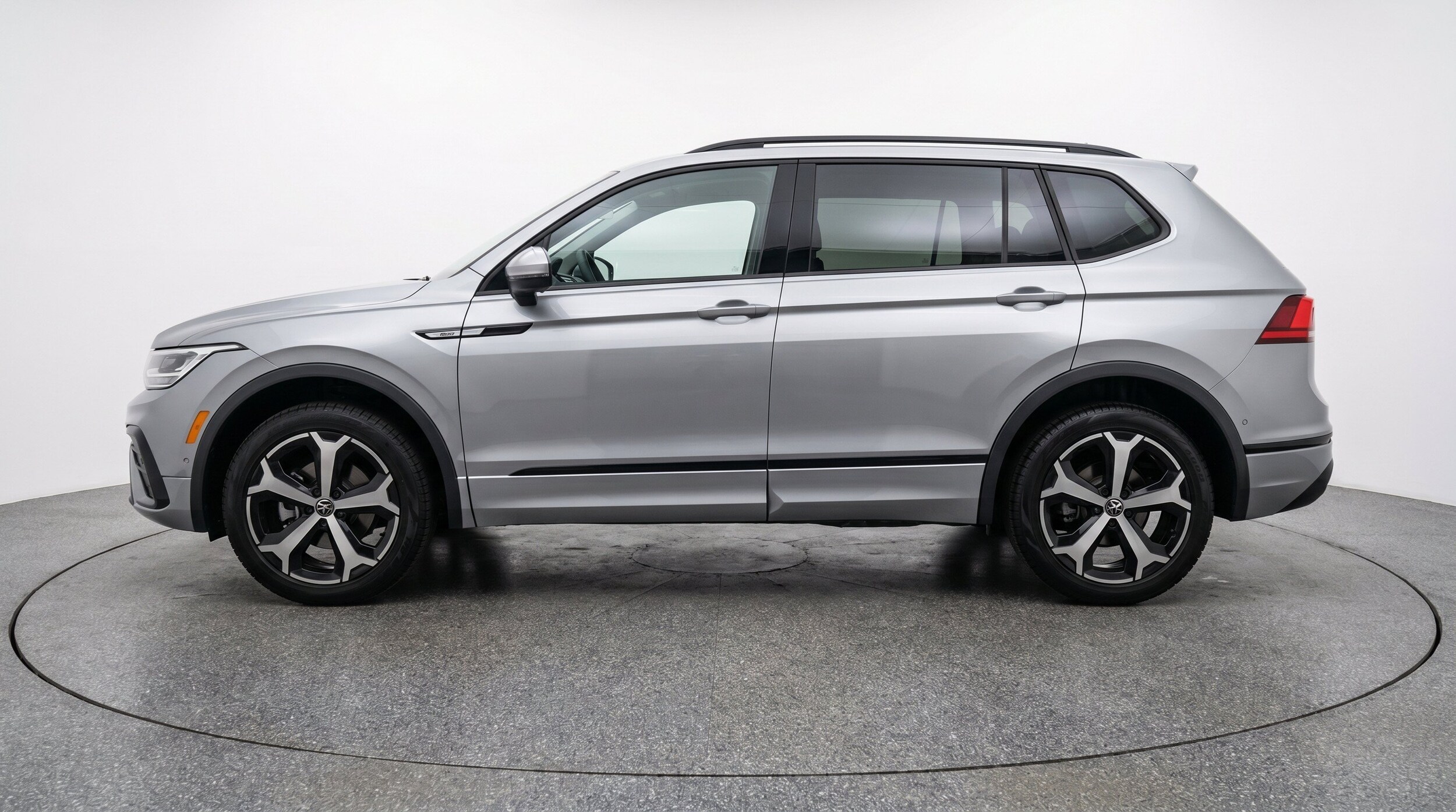 Thumbnail: 2026 Volkswagen Tiguan - 5