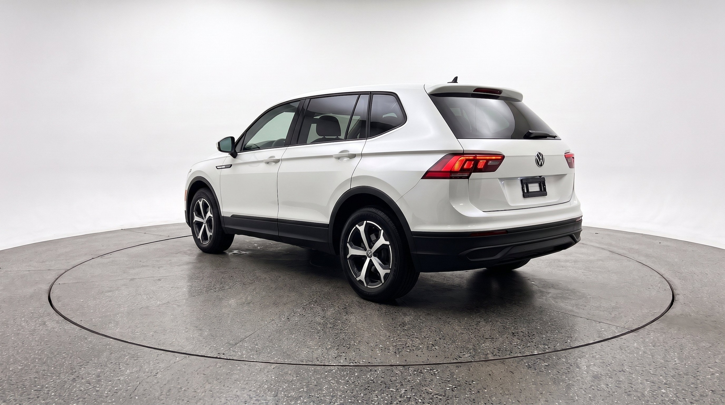 Thumbnail: 2026 Volkswagen Tiguan - 6