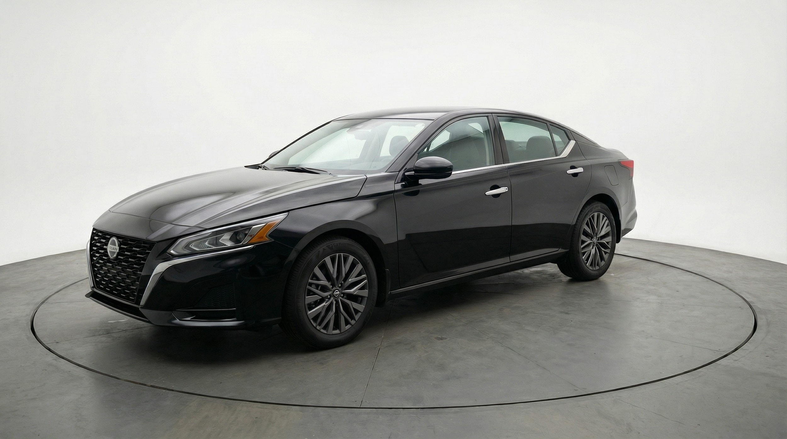 Thumbnail: 2025 Nissan Altima - 3