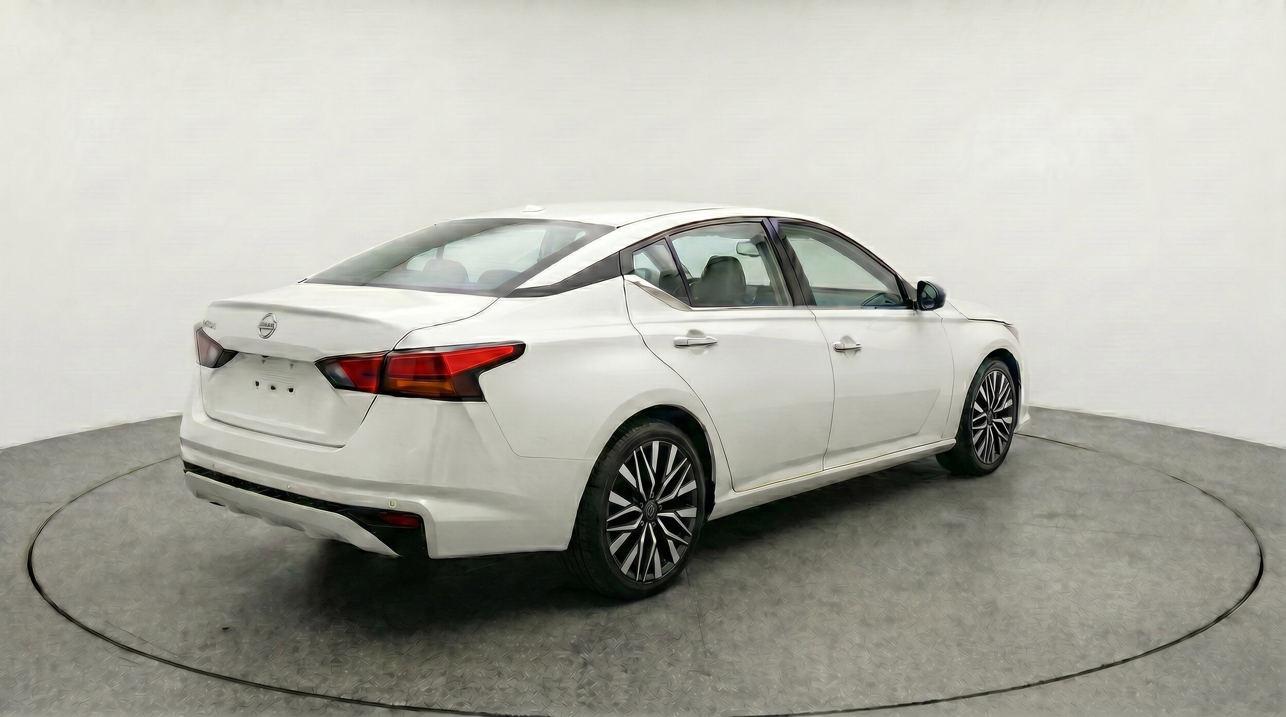 Thumbnail: 2025 Nissan Altima - 9