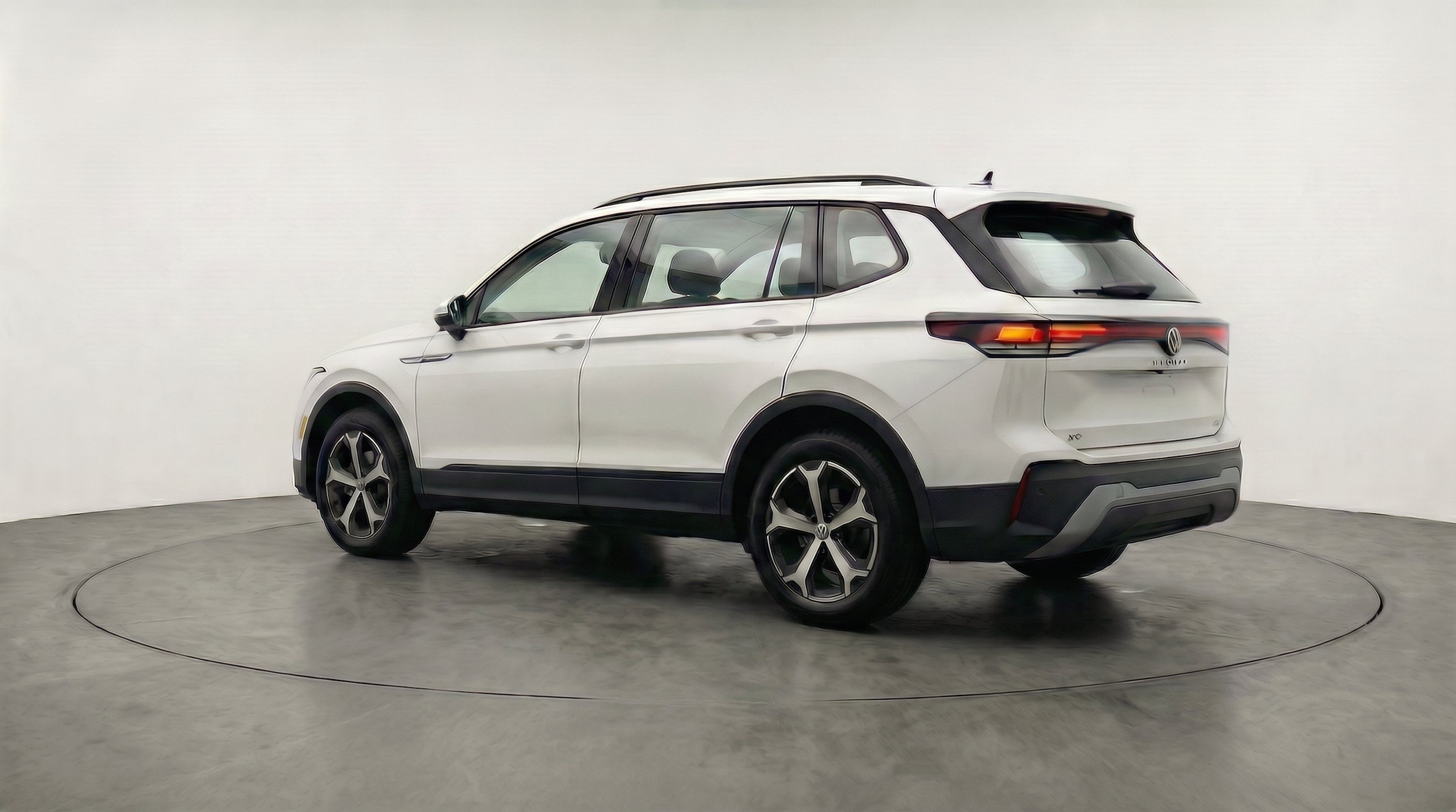 Thumbnail: 2026 Volkswagen Tiguan - 6