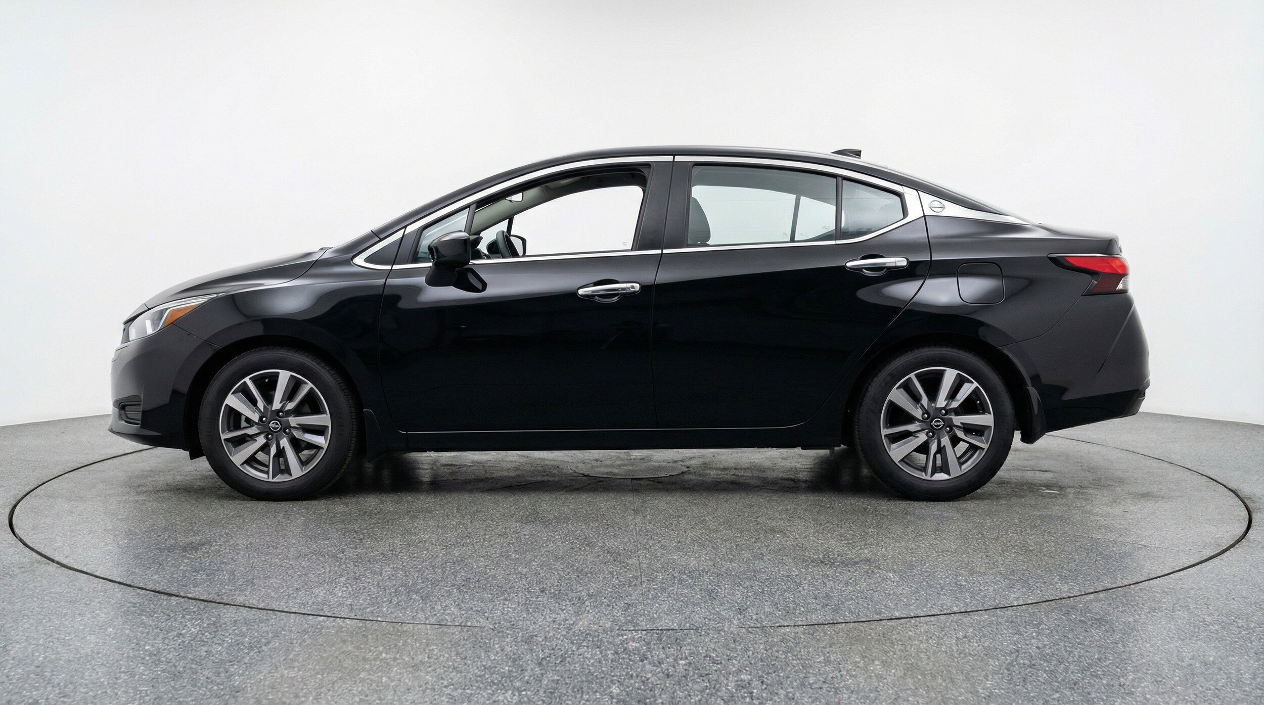 Thumbnail: 2025 Nissan Versa - 5