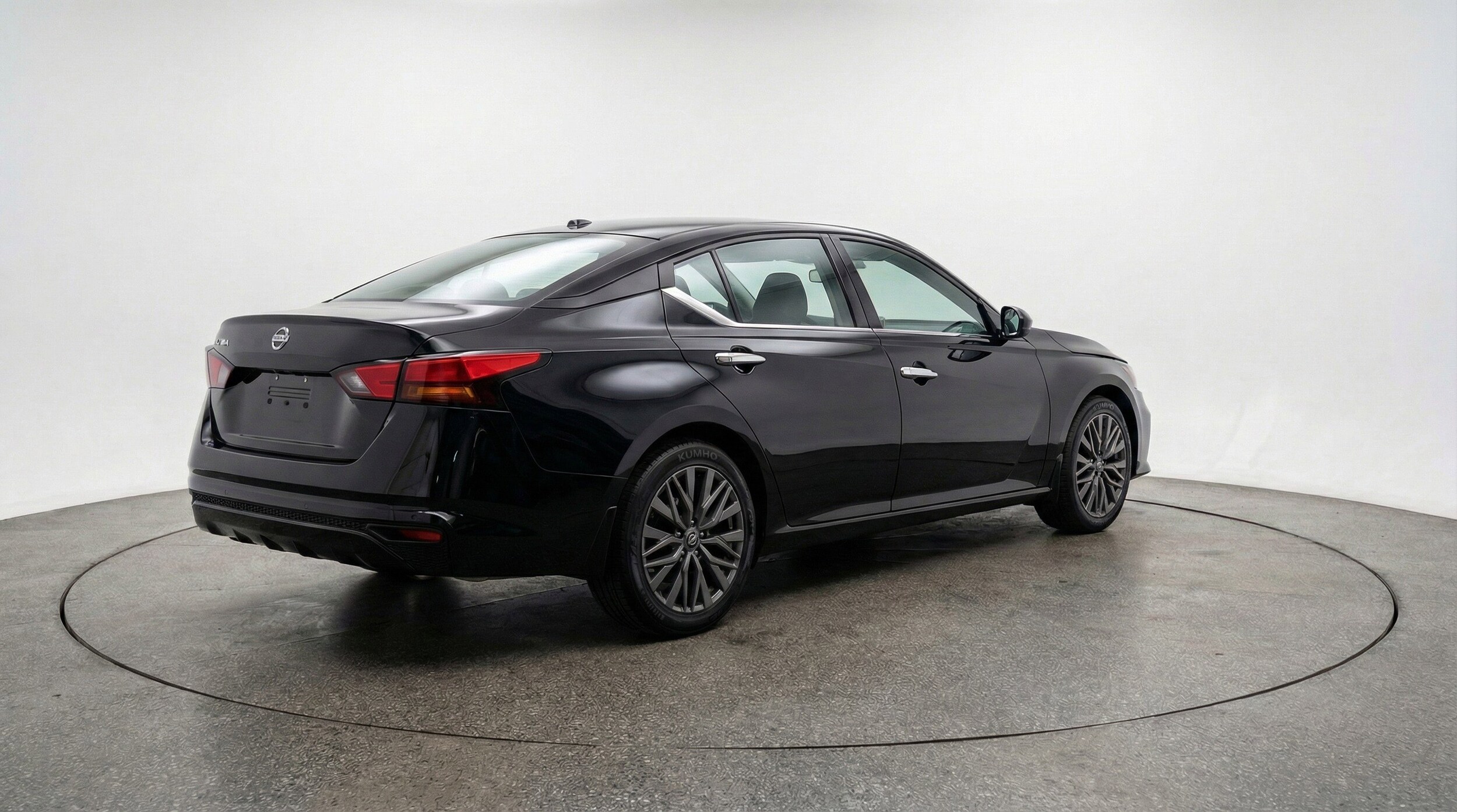 Thumbnail: 2025 Nissan Altima - 9