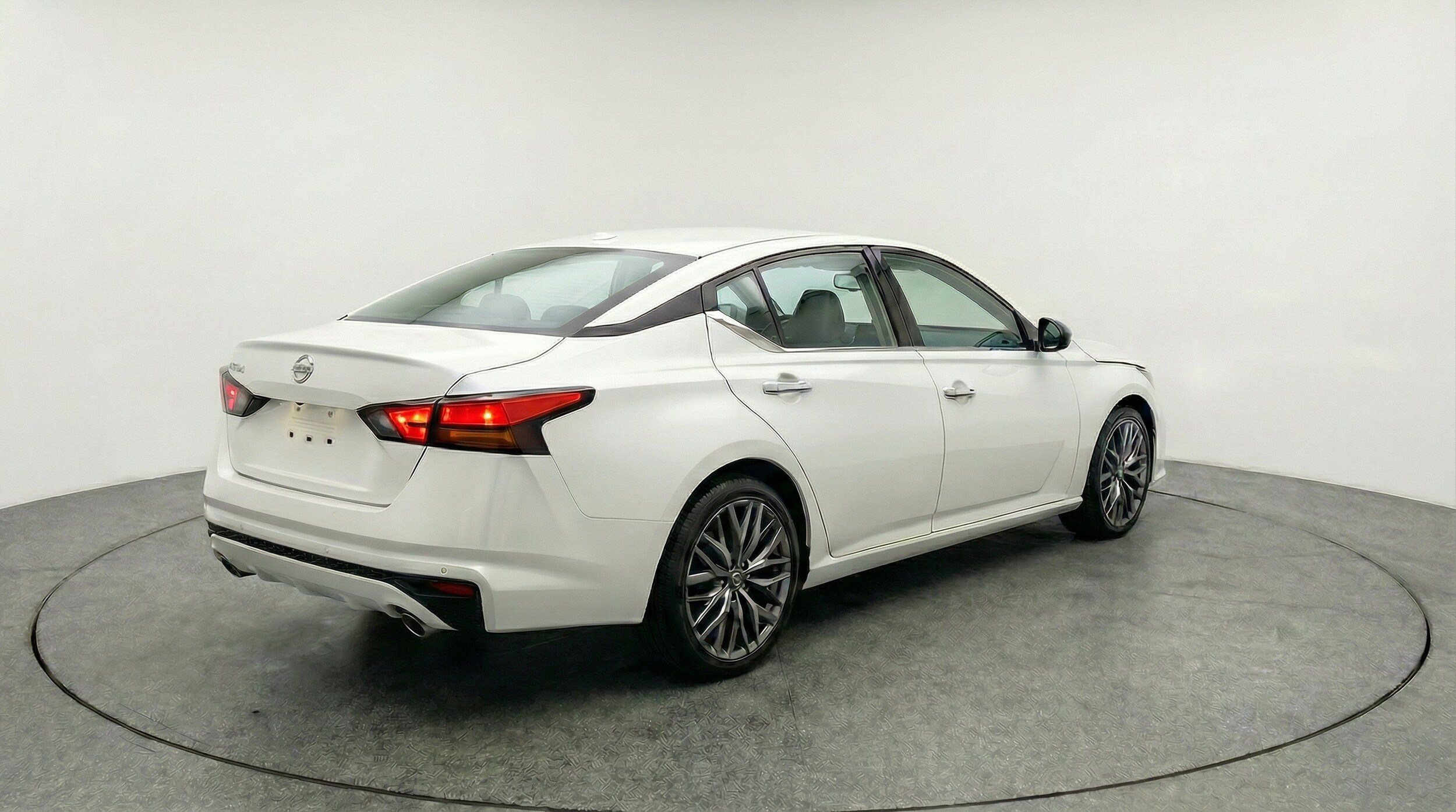 Thumbnail: 2025 Nissan Altima - 9