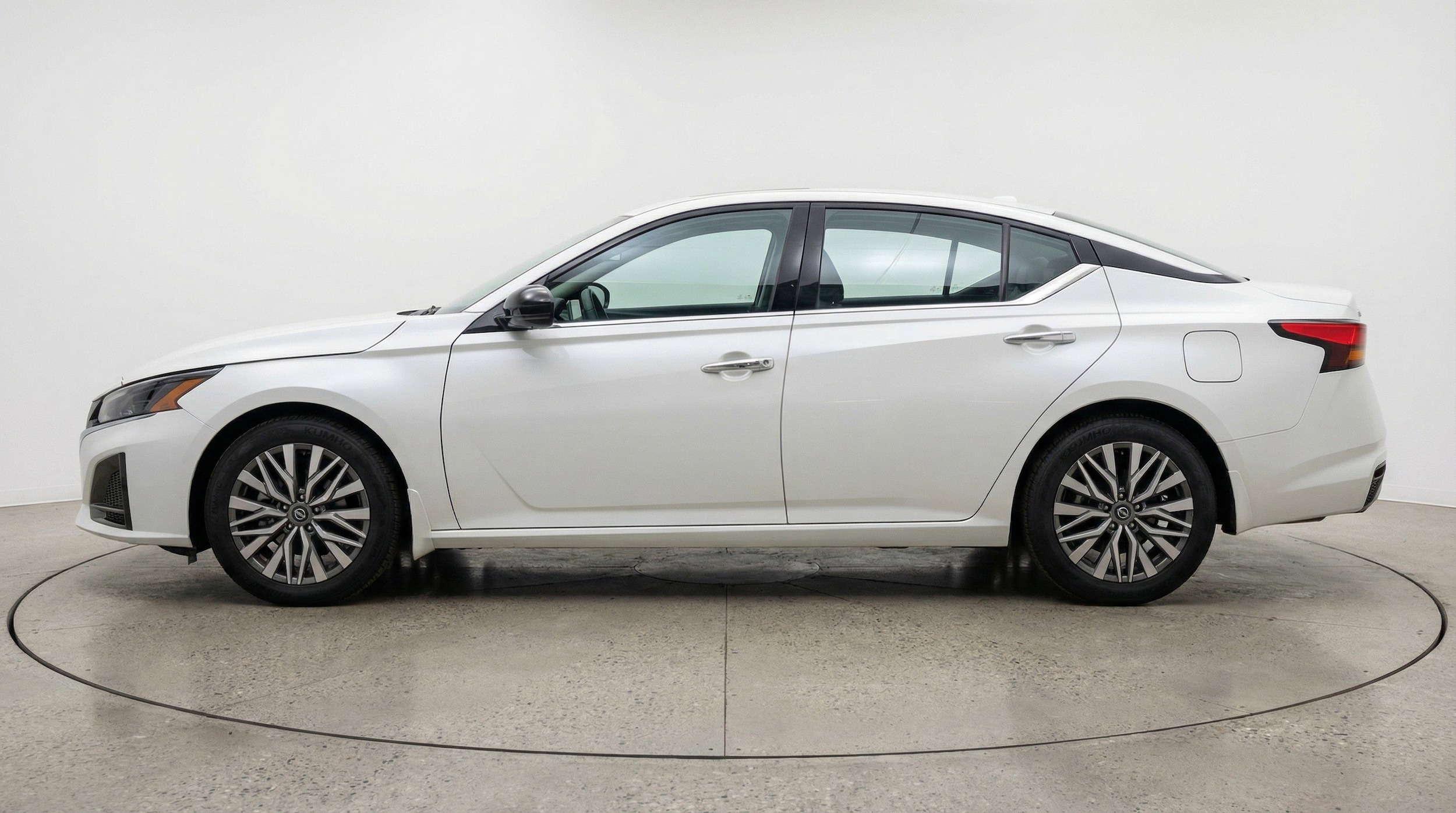 Thumbnail: 2025 Nissan Altima - 5