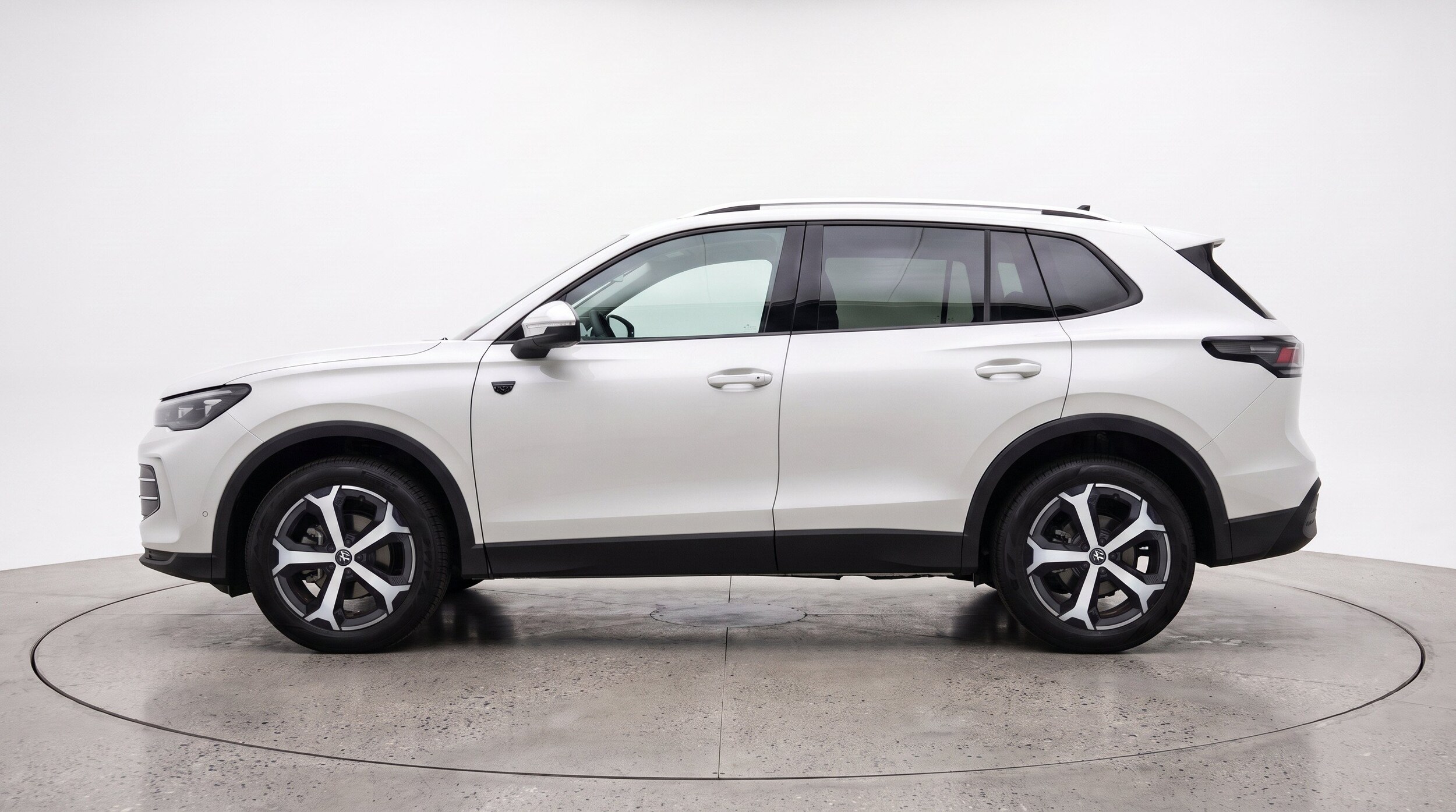 Thumbnail: 2026 Volkswagen Tiguan - 5