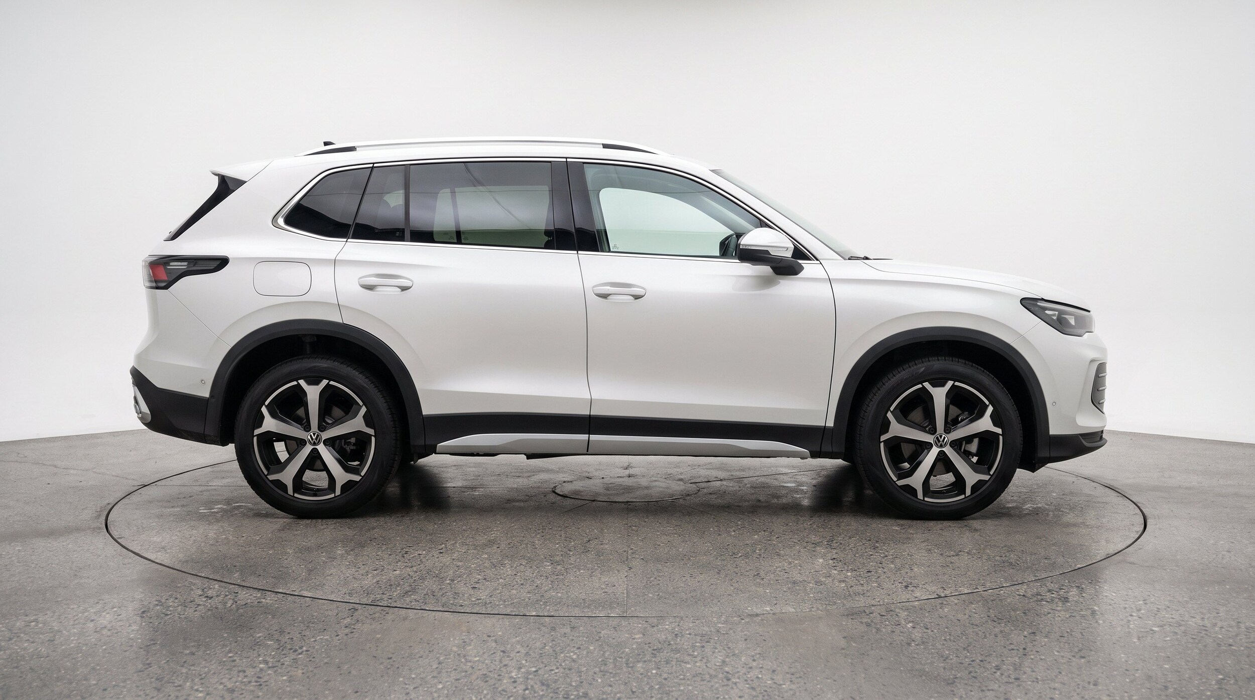 Thumbnail: 2026 Volkswagen Tiguan - 10