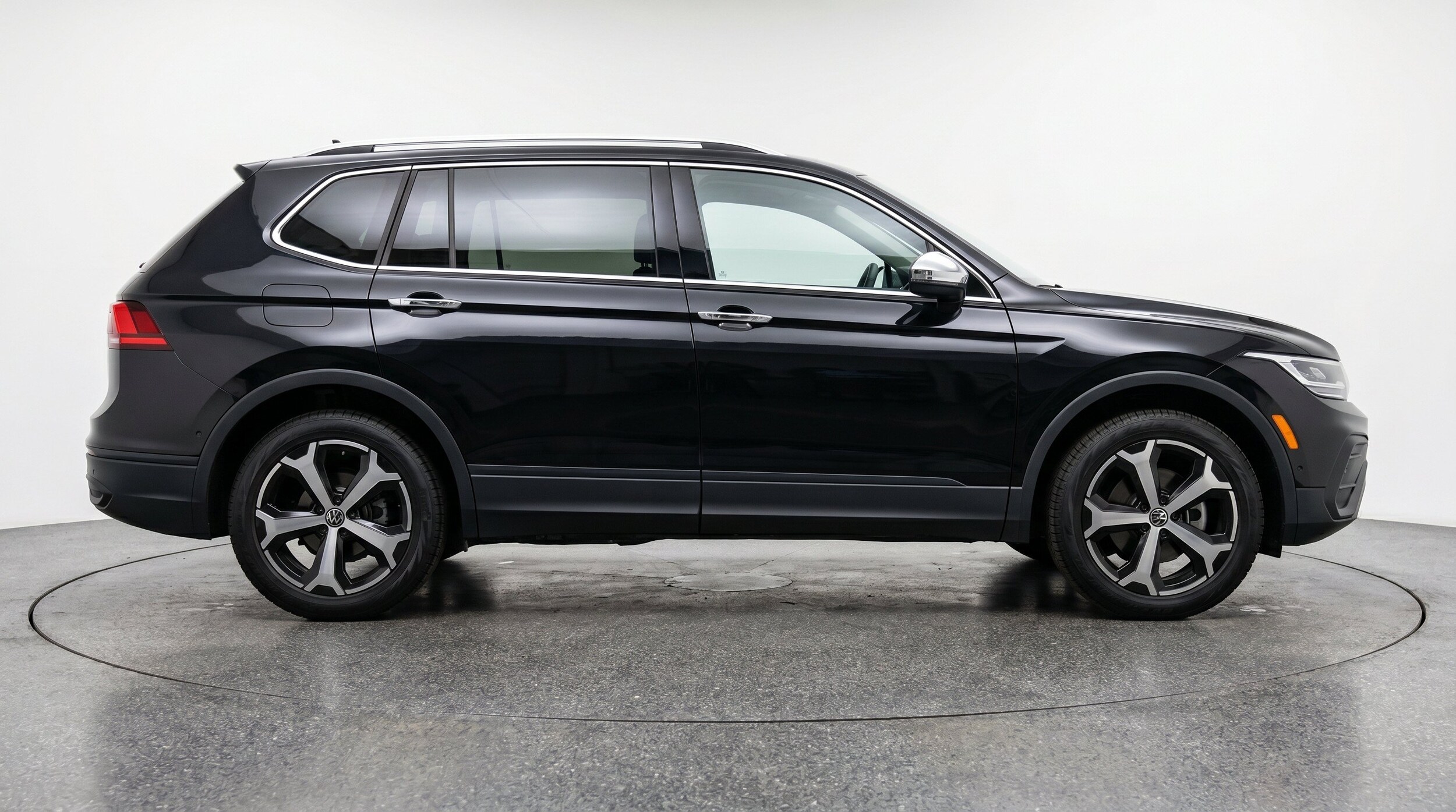 Thumbnail: 2026 Volkswagen Tiguan - 11