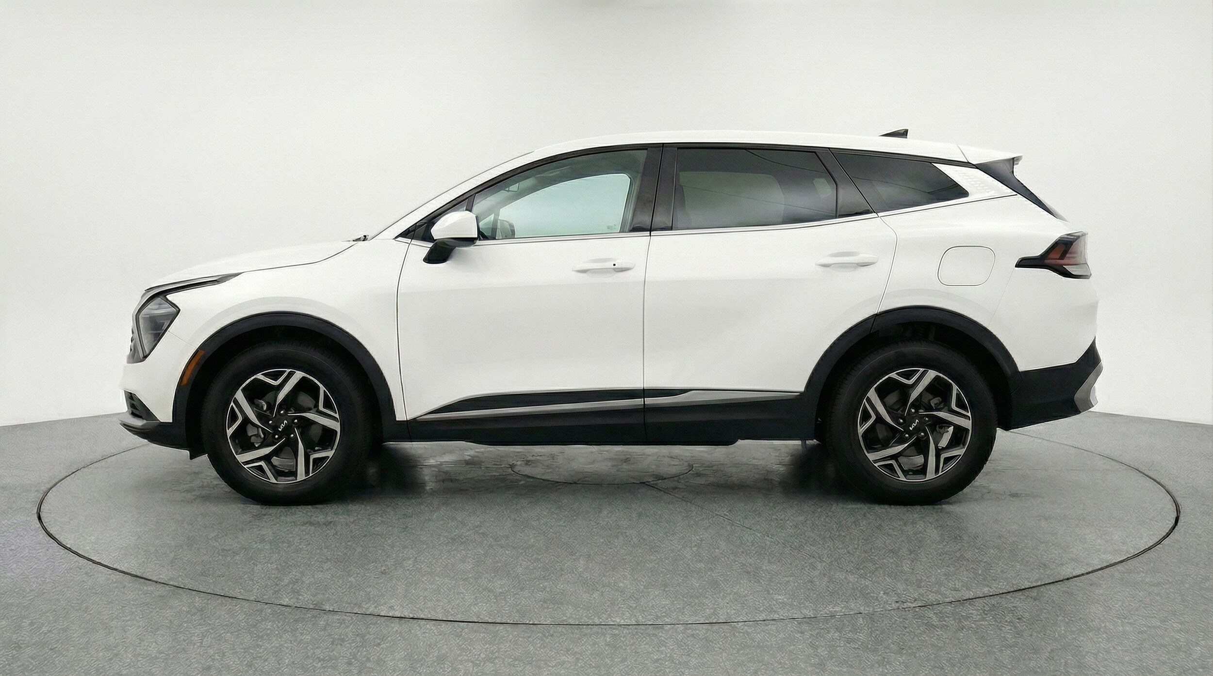 Thumbnail: 2025 Kia Sportage - 5