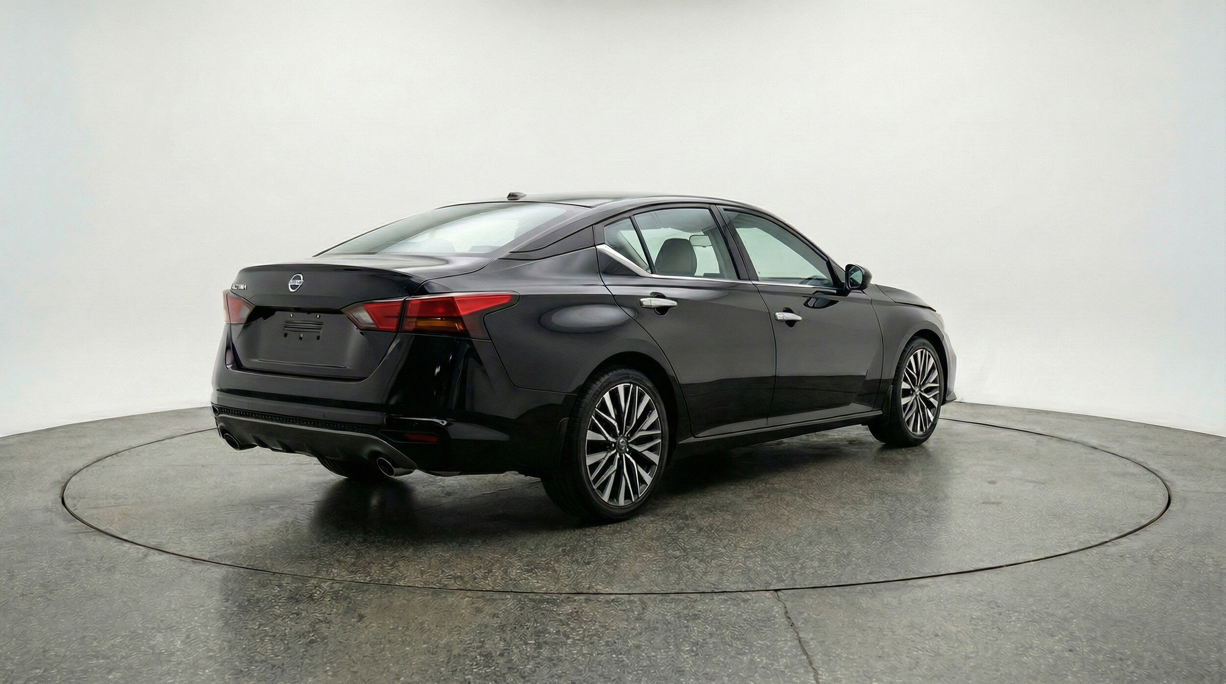 Thumbnail: 2025 Nissan Altima - 9