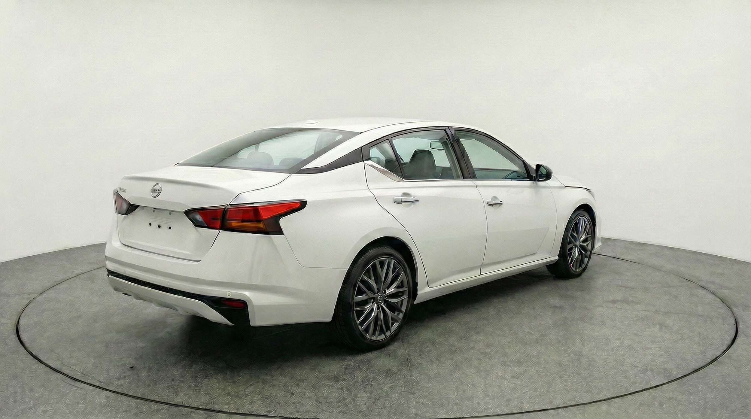 Thumbnail: 2025 Nissan Altima - 9