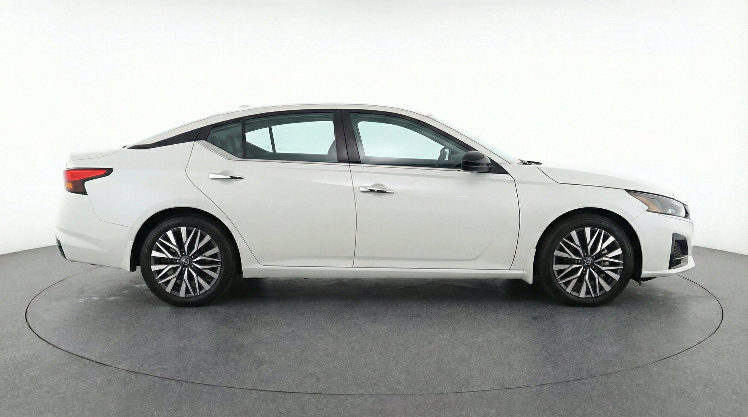 Thumbnail: 2025 Nissan Altima - 10