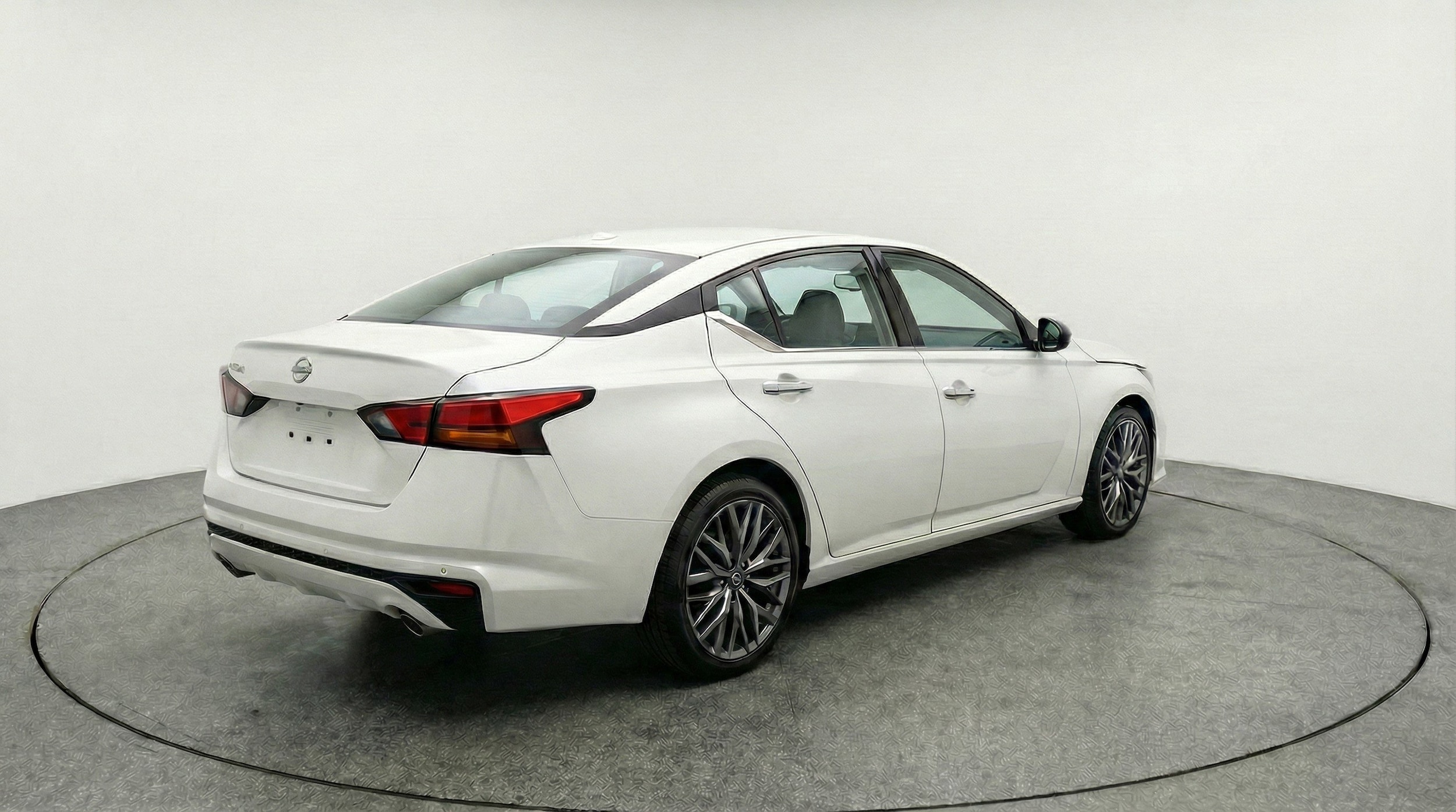 Thumbnail: 2025 Nissan Altima - 9
