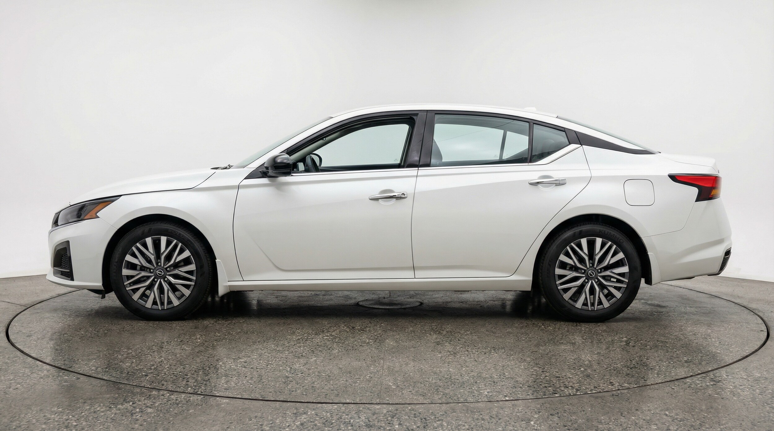 Thumbnail: 2025 Nissan Altima - 4