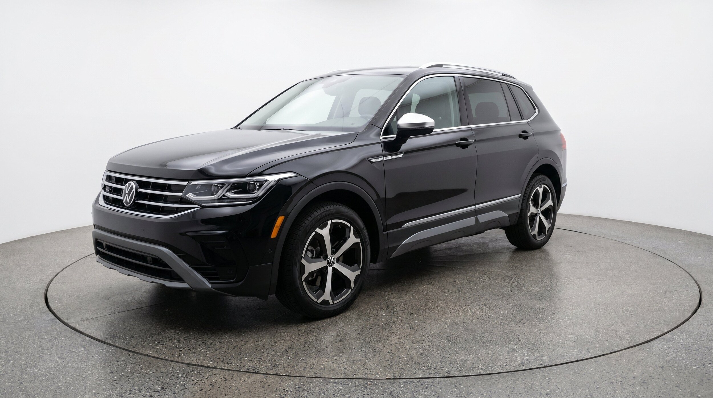 Thumbnail: 2026 Volkswagen Tiguan - 3