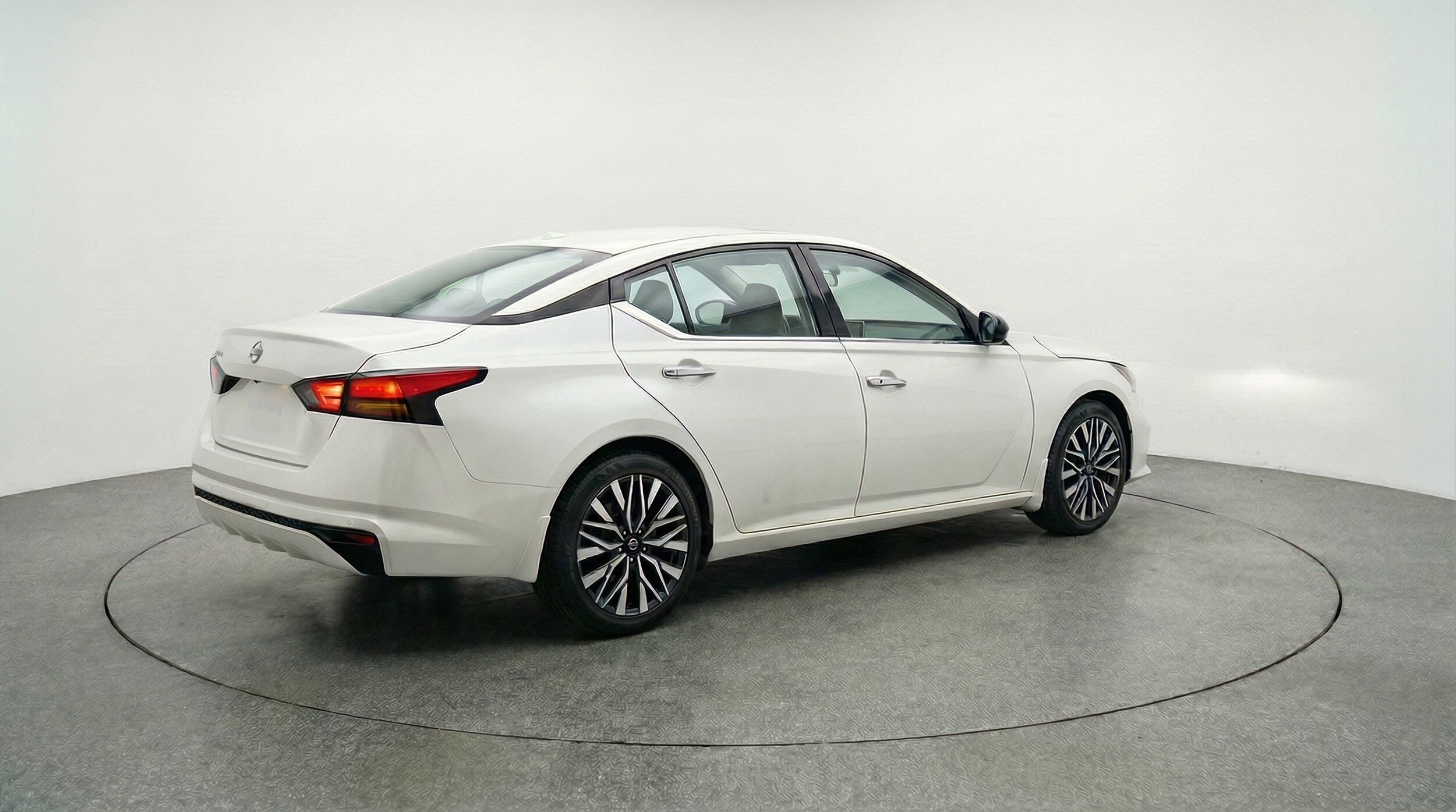 Thumbnail: 2025 Nissan Altima - 9