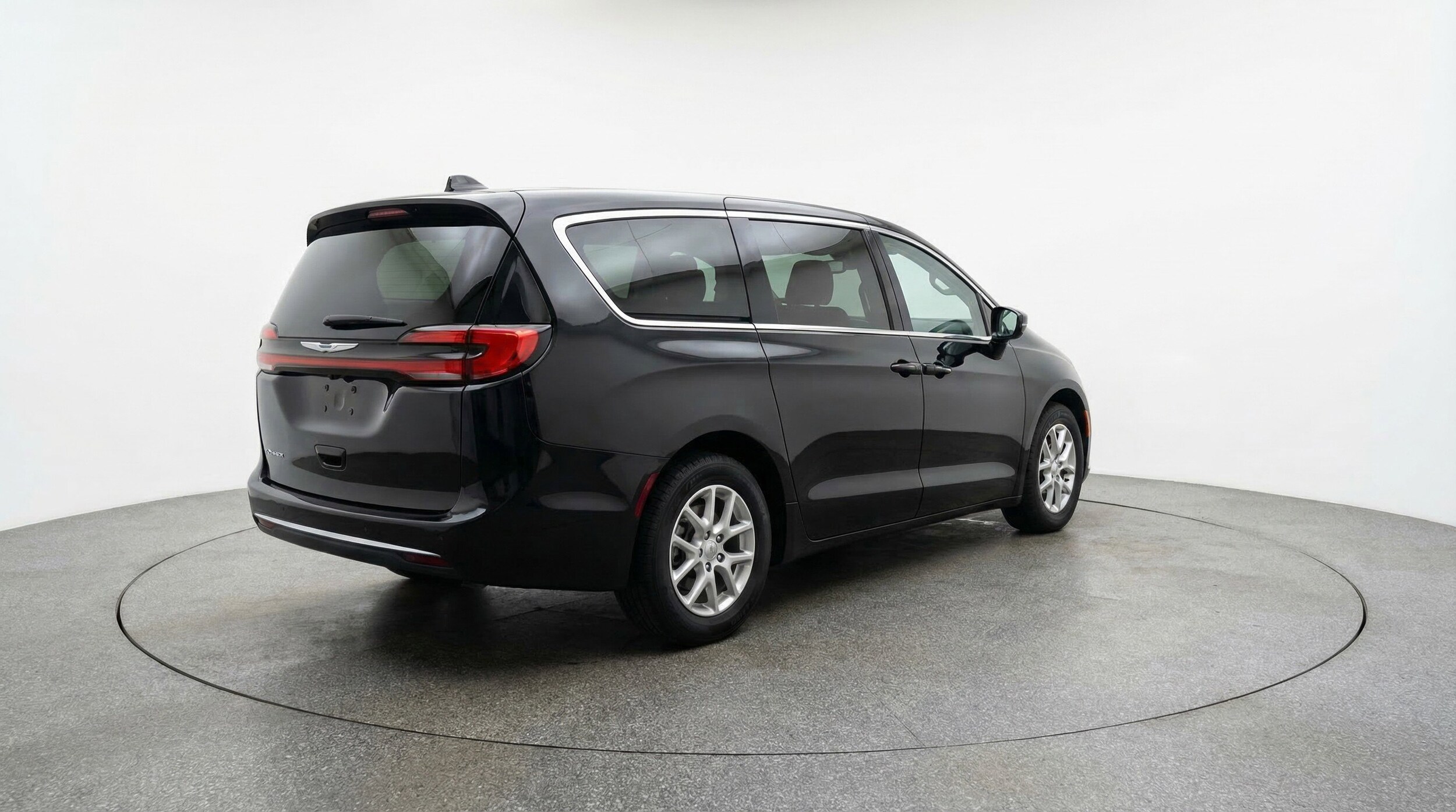 Thumbnail: 2024 Chrysler Voyager - 9