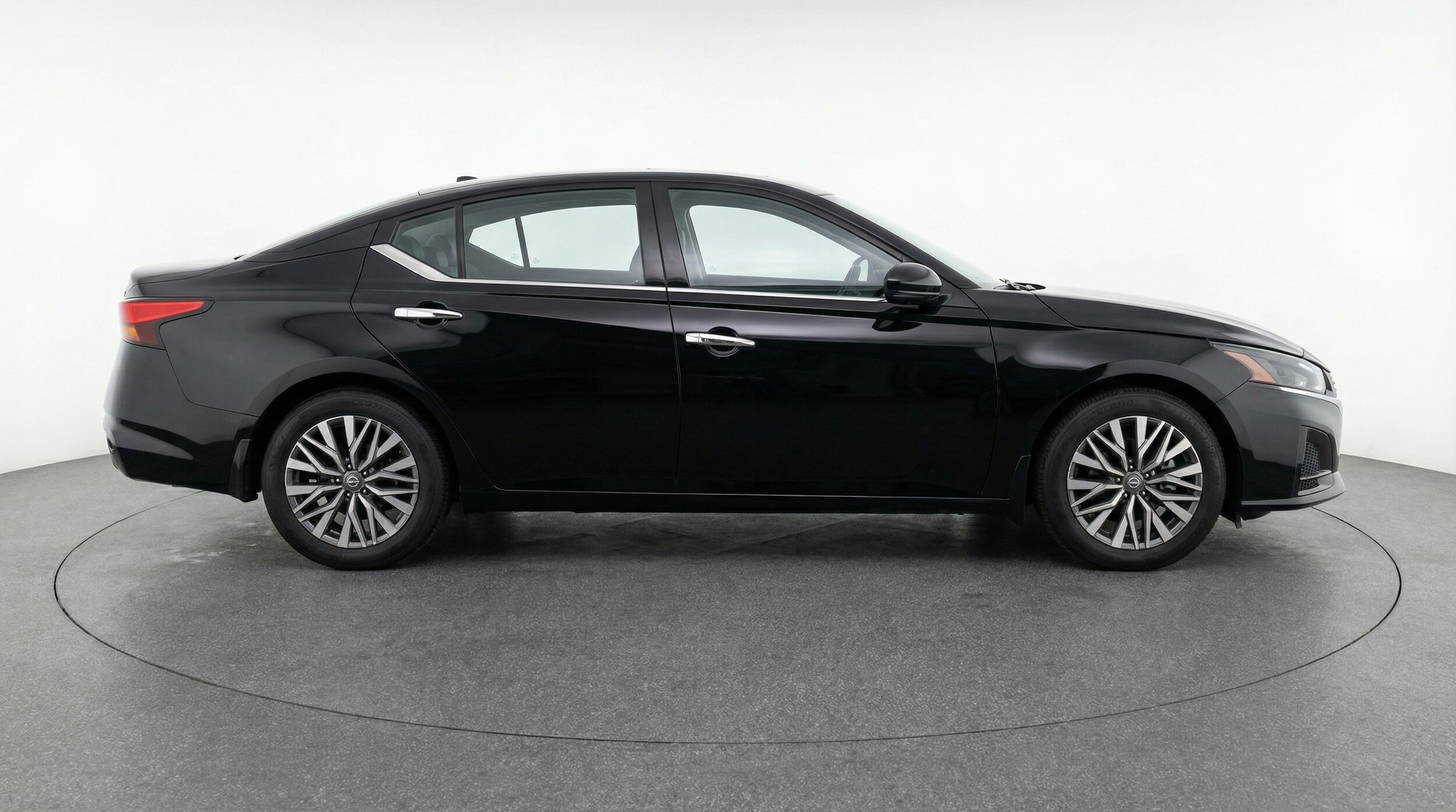 Thumbnail: 2025 Nissan Altima - 8