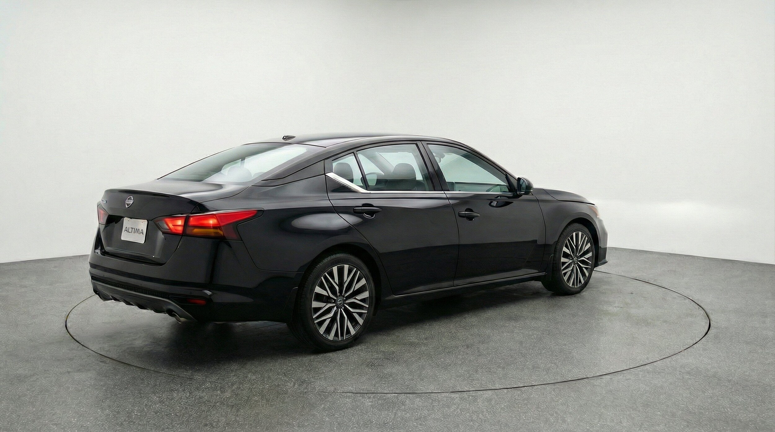 Thumbnail: 2025 Nissan Altima - 9