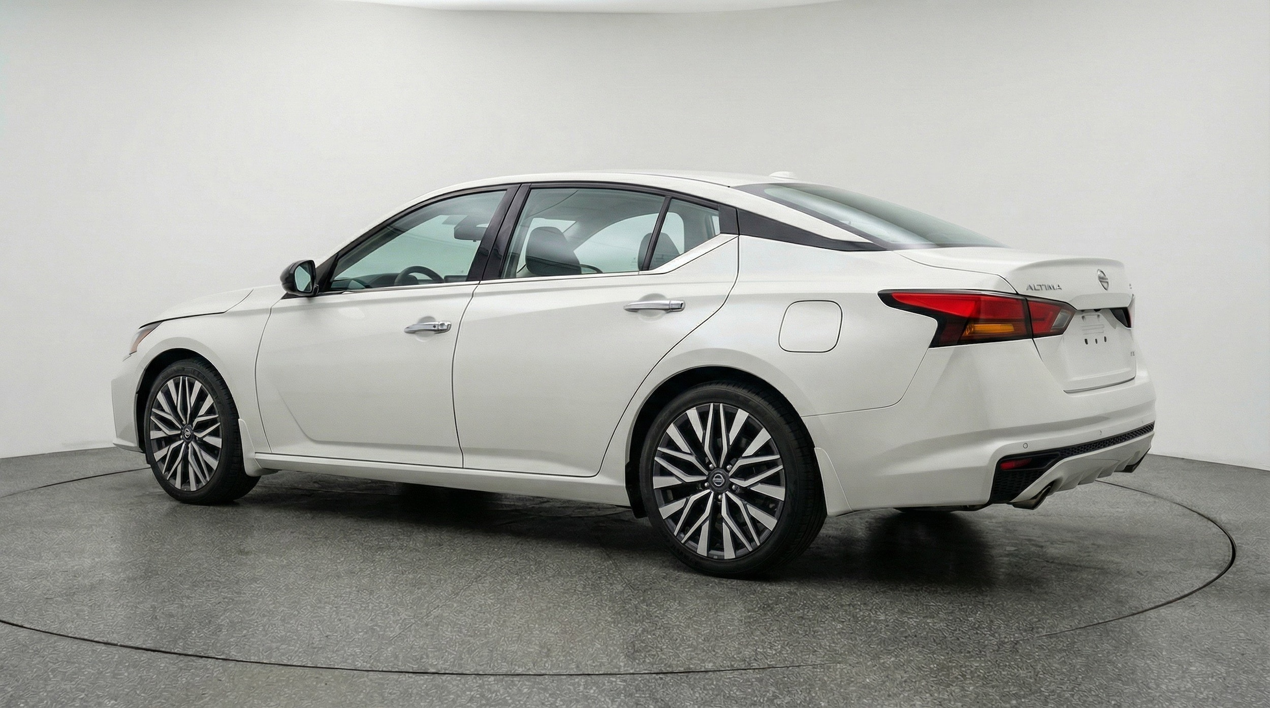 Thumbnail: 2025 Nissan Altima - 6