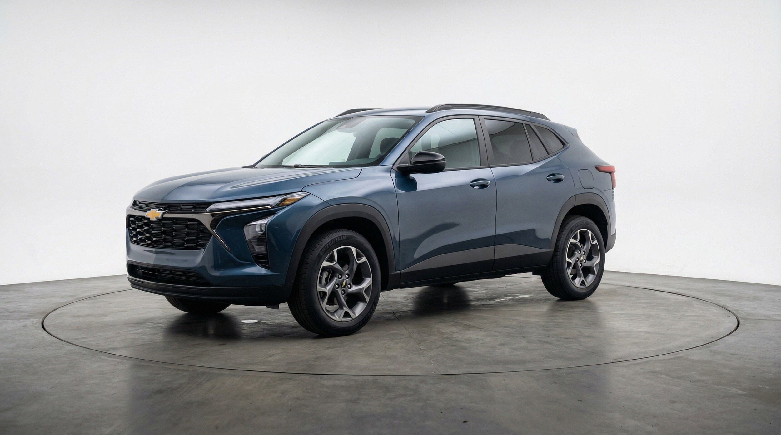 Thumbnail: 2025 Chevrolet Trax - 3