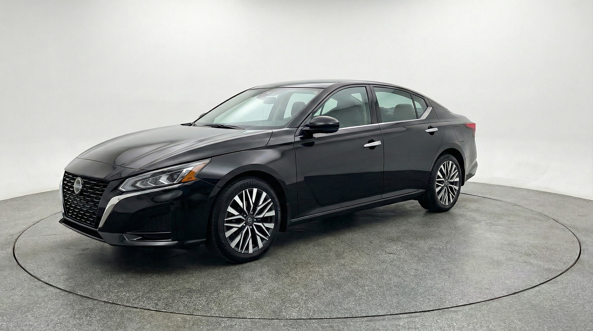 Thumbnail: 2025 Nissan Altima - 3