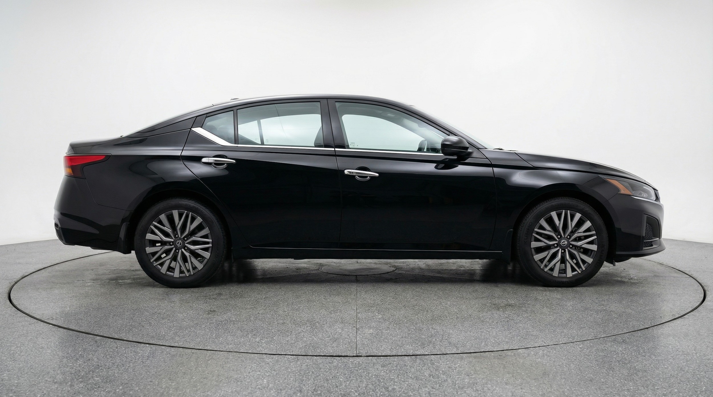 Thumbnail: 2025 Nissan Altima - 8