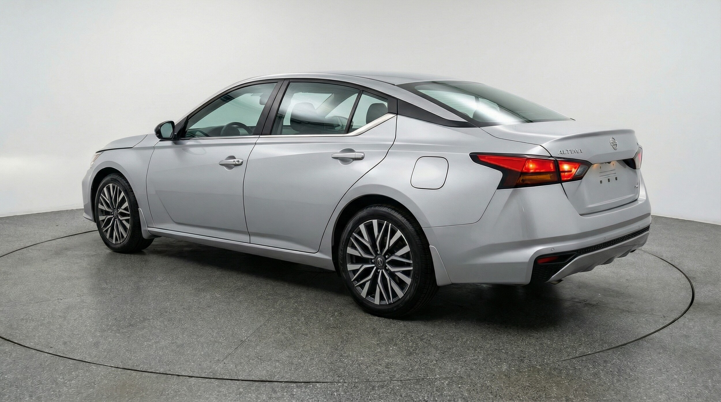 Thumbnail: 2025 Nissan Altima - 5