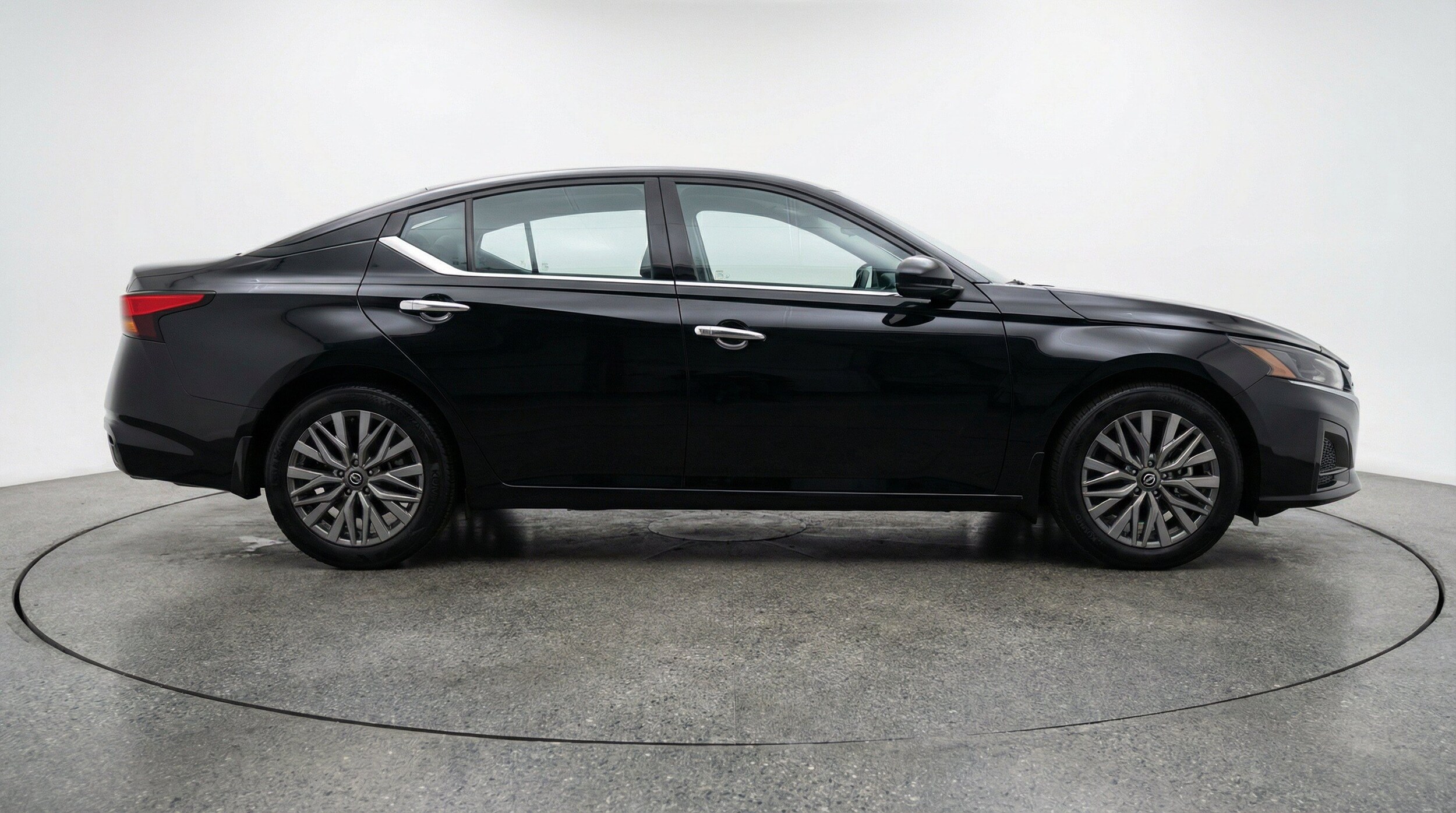 Thumbnail: 2025 Nissan Altima - 11