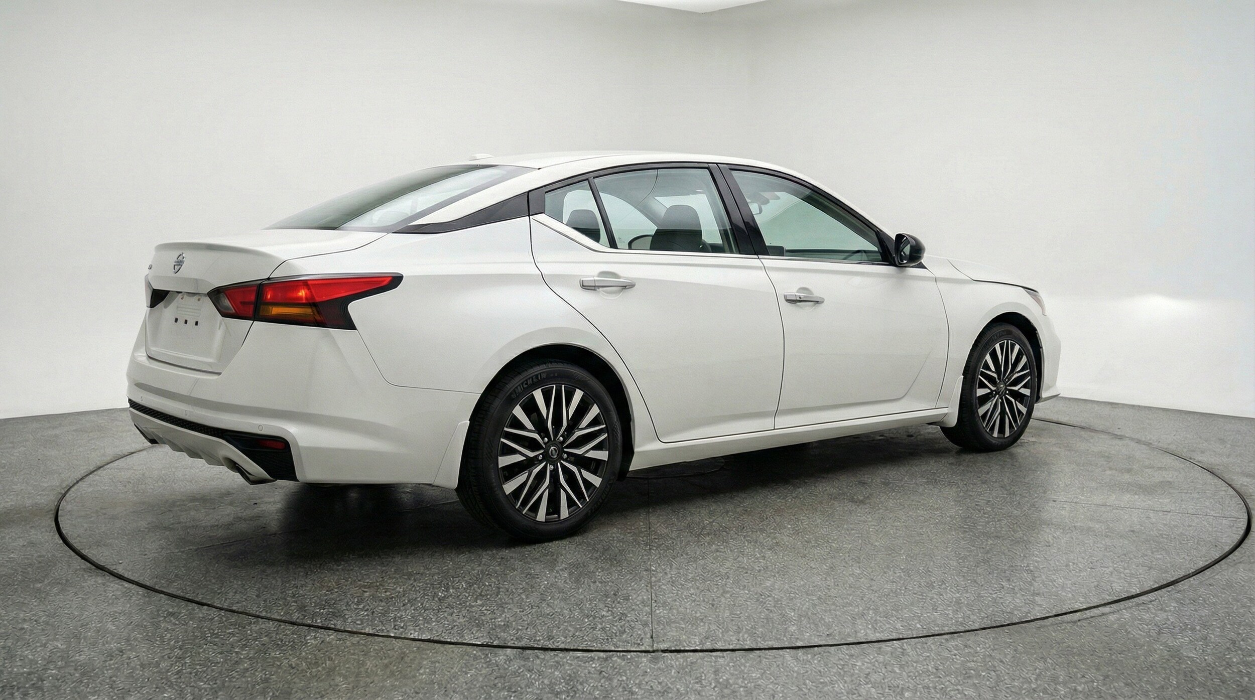 Thumbnail: 2025 Nissan Altima - 9