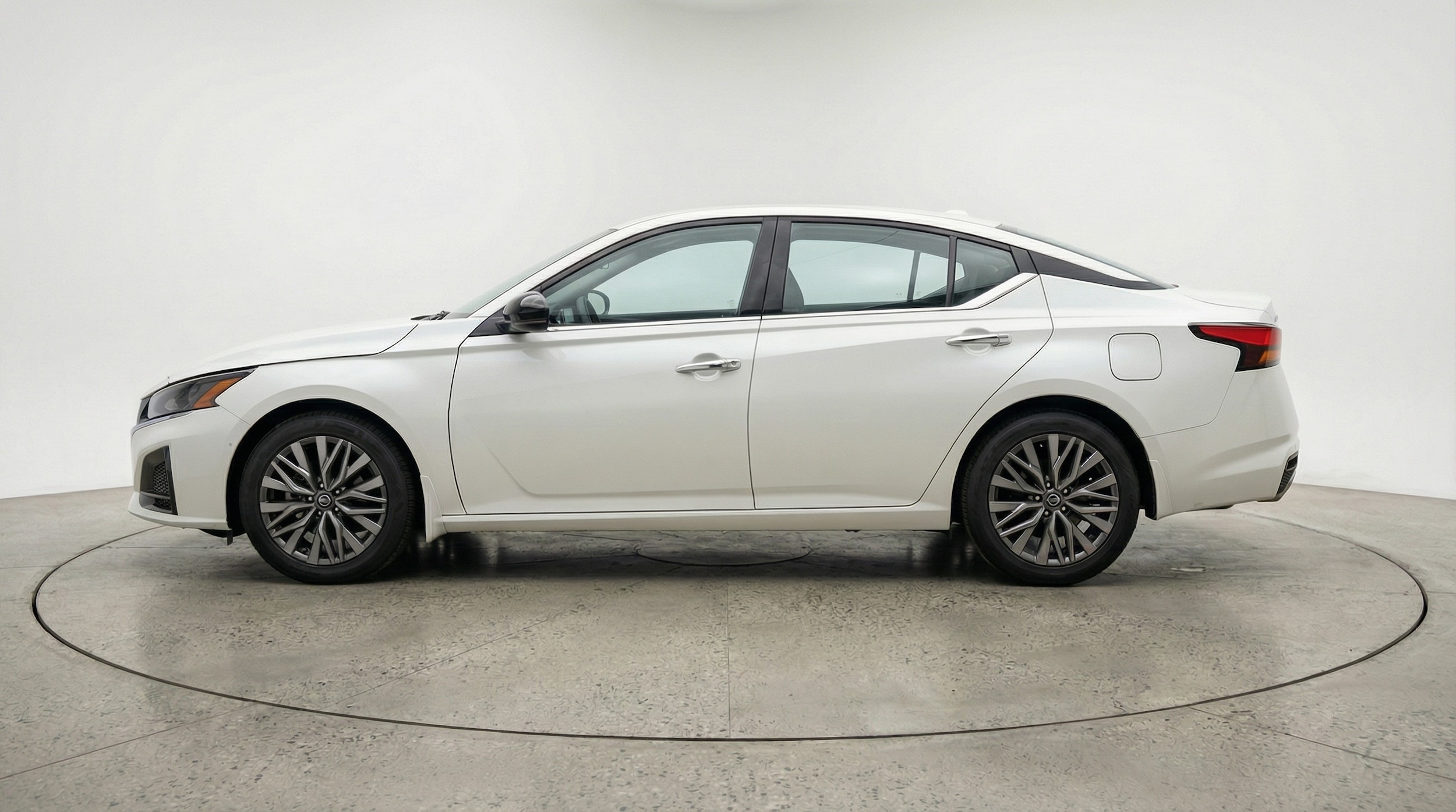 Thumbnail: 2025 Nissan Altima - 4