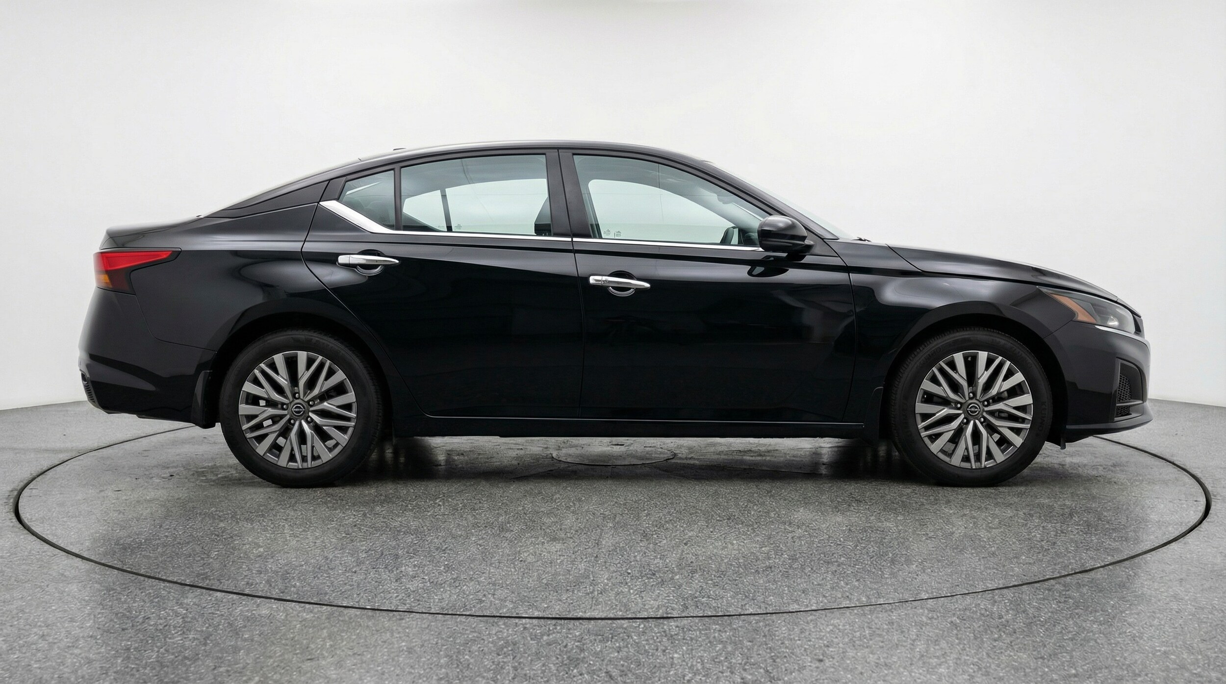 Thumbnail: 2025 Nissan Altima - 8