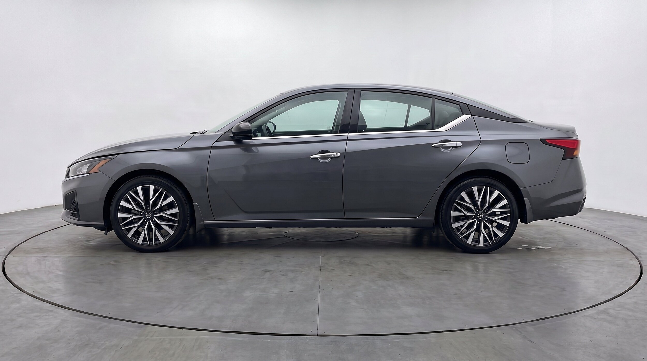 Thumbnail: 2025 Nissan Altima - 5