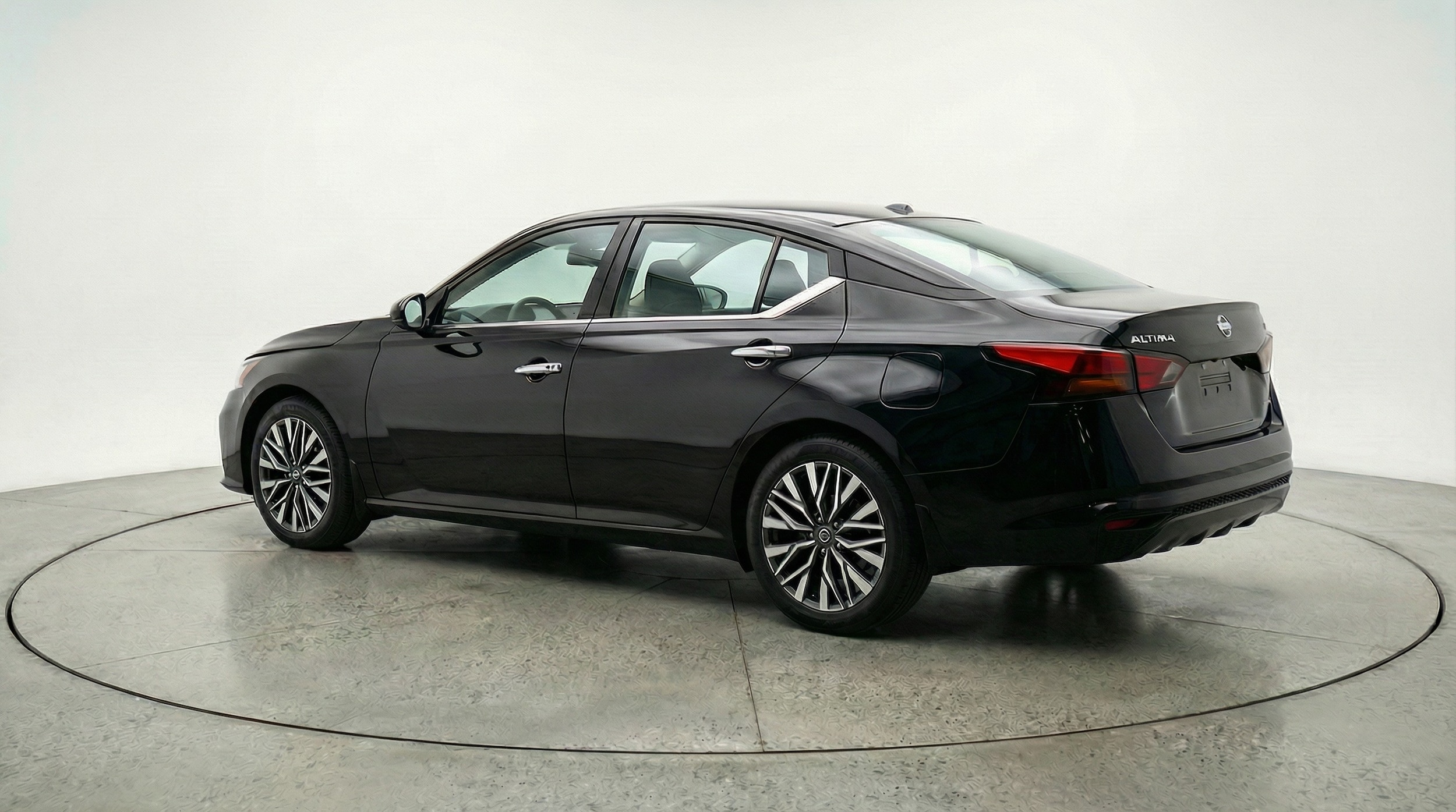 Thumbnail: 2025 Nissan Altima - 5