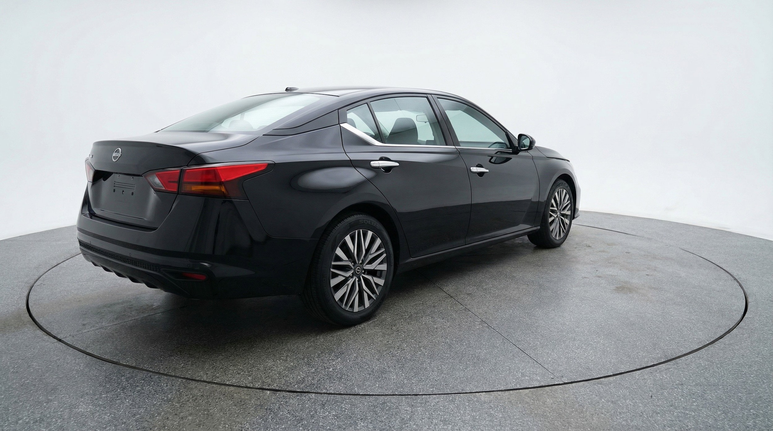 Thumbnail: 2025 Nissan Altima - 9