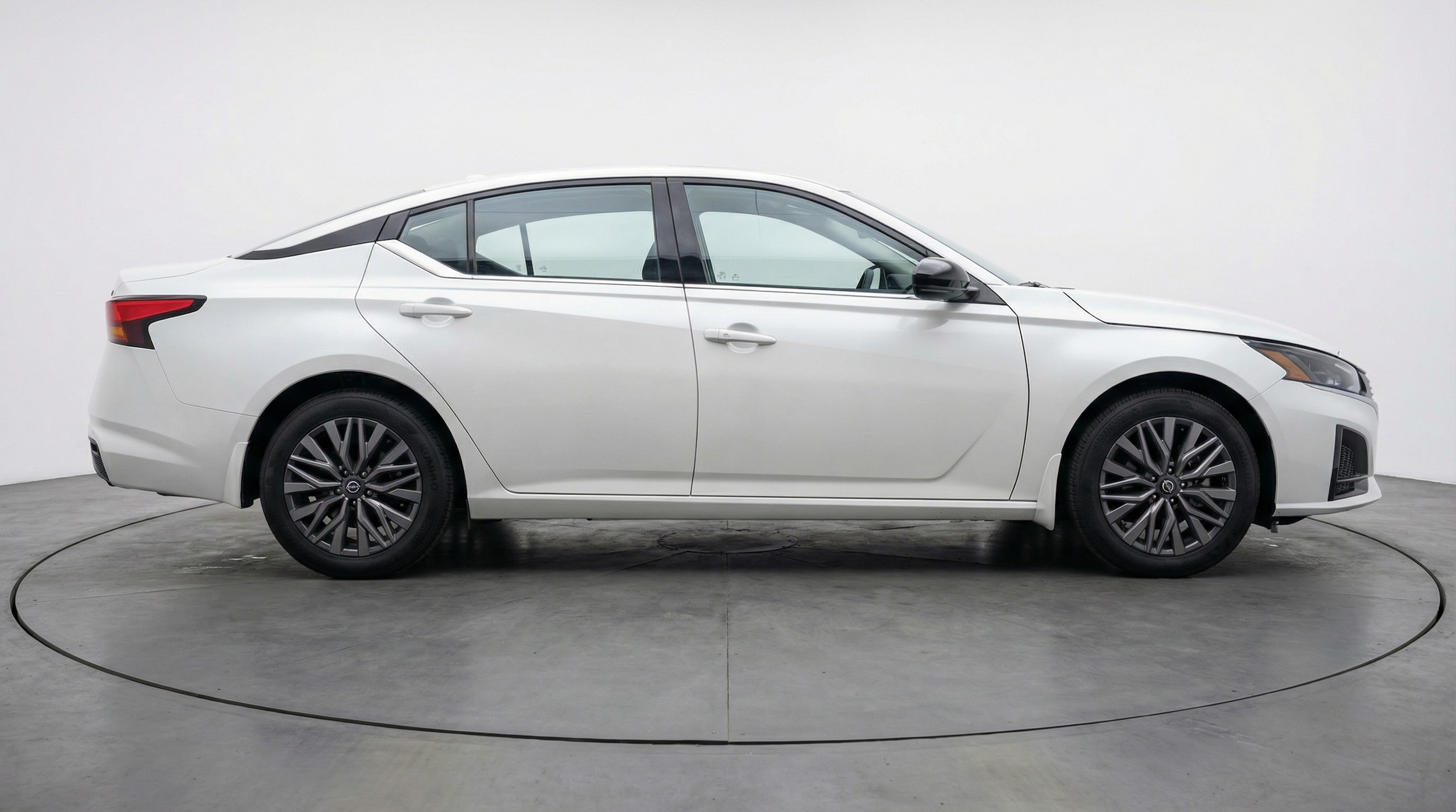 Thumbnail: 2025 Nissan Altima - 8