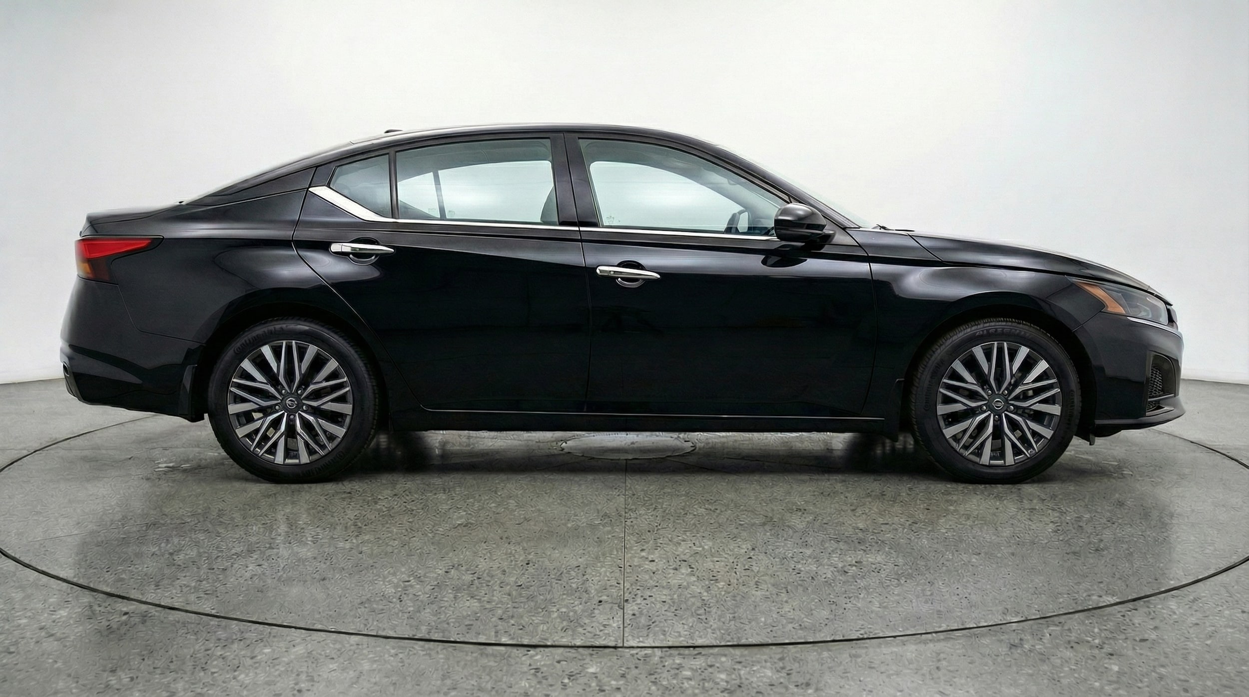 Thumbnail: 2025 Nissan Altima - 8